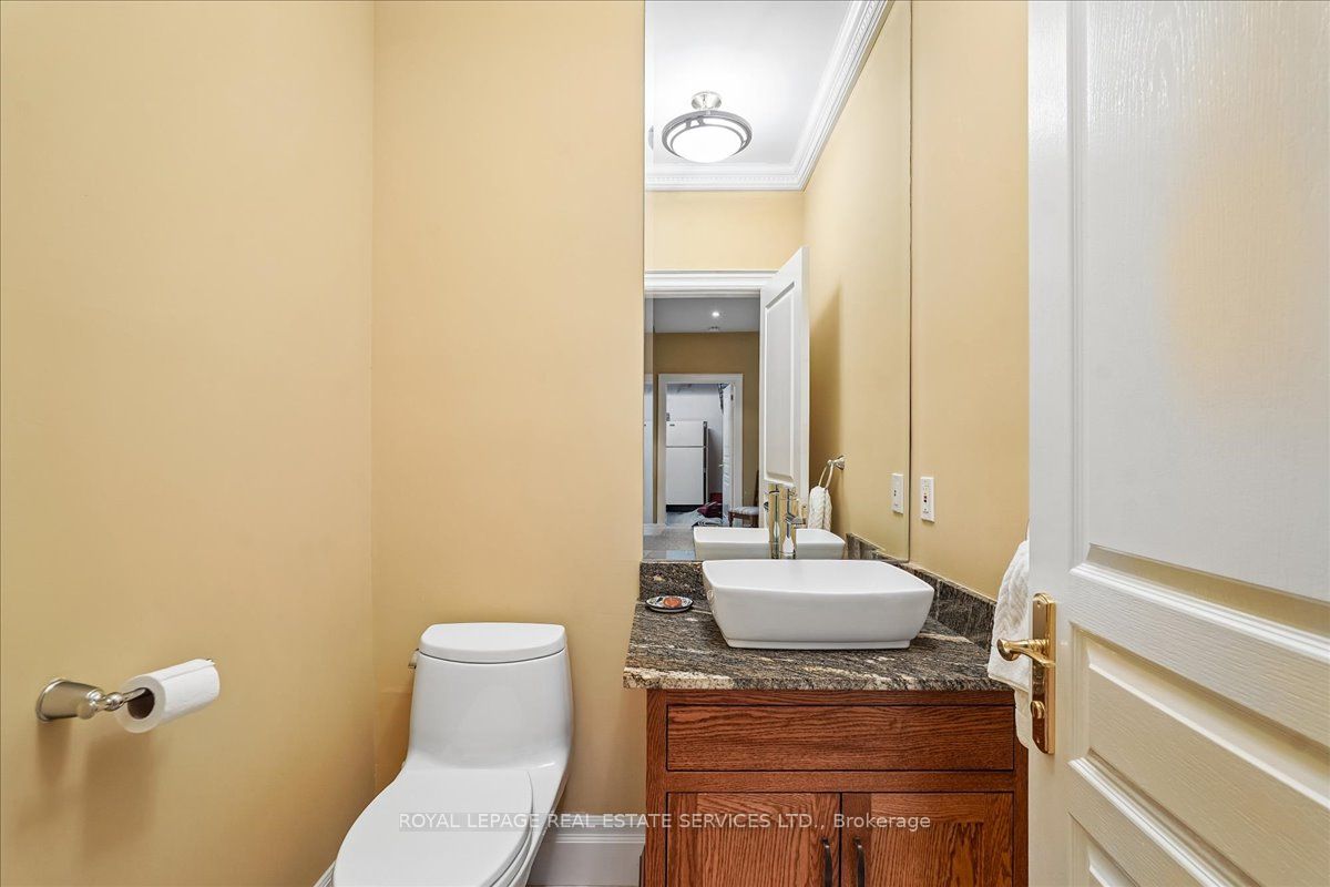 1726 The Pines Property Photo 35