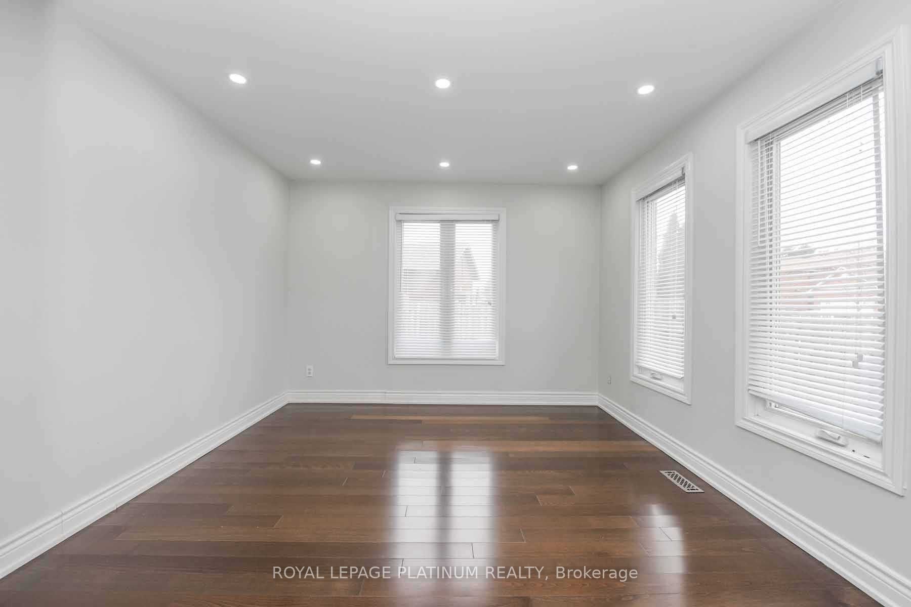 63 Lord Simcoe Drive Property Photo 3