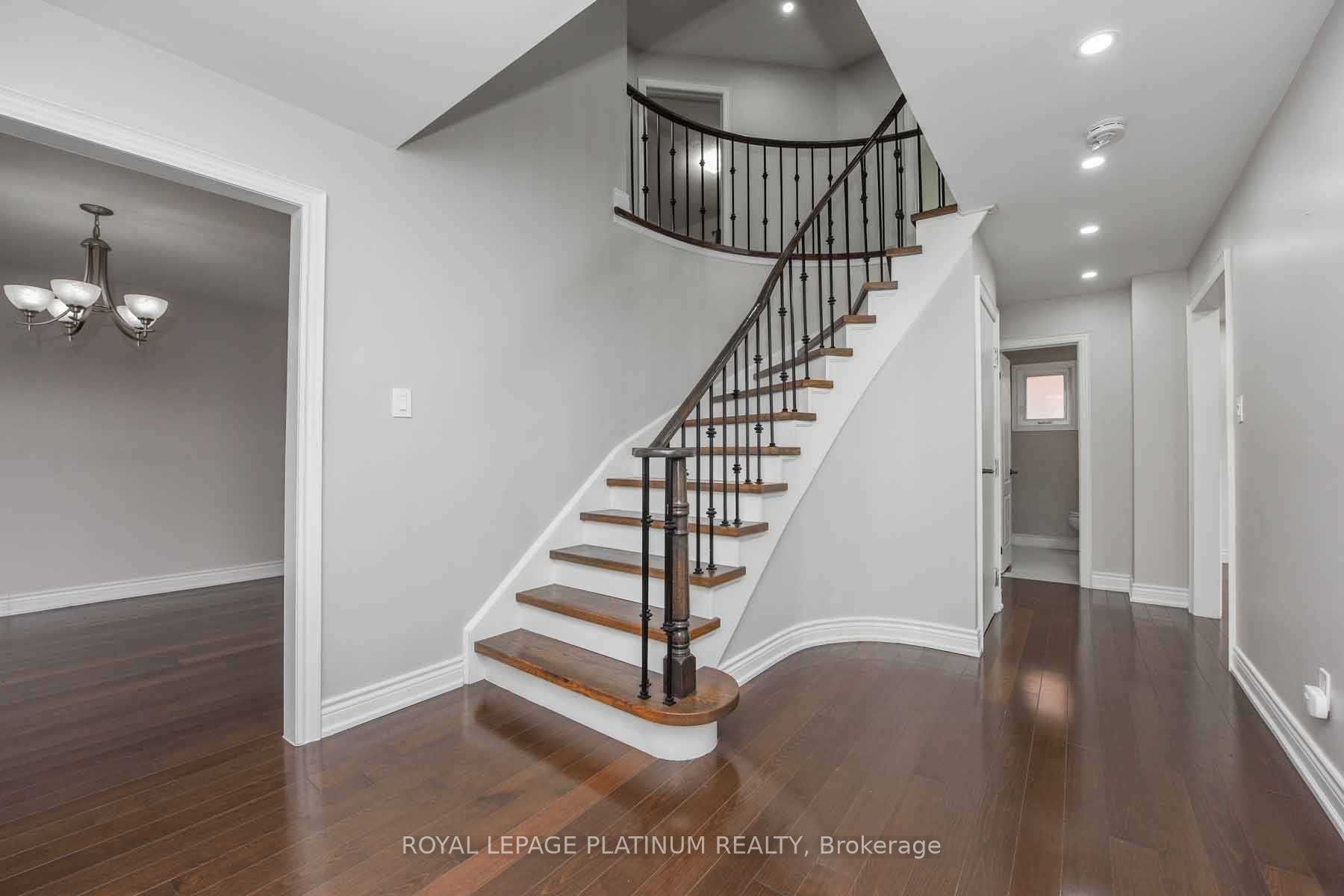 63 Lord Simcoe Drive Property Photo 4
