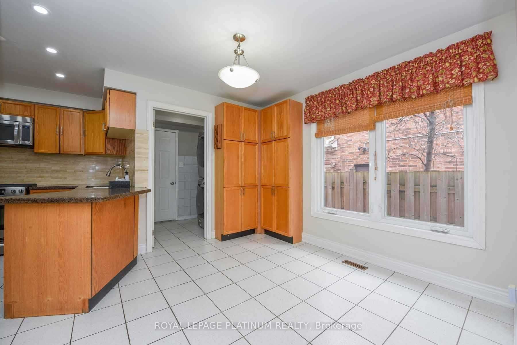 63 Lord Simcoe Drive Property Photo 6