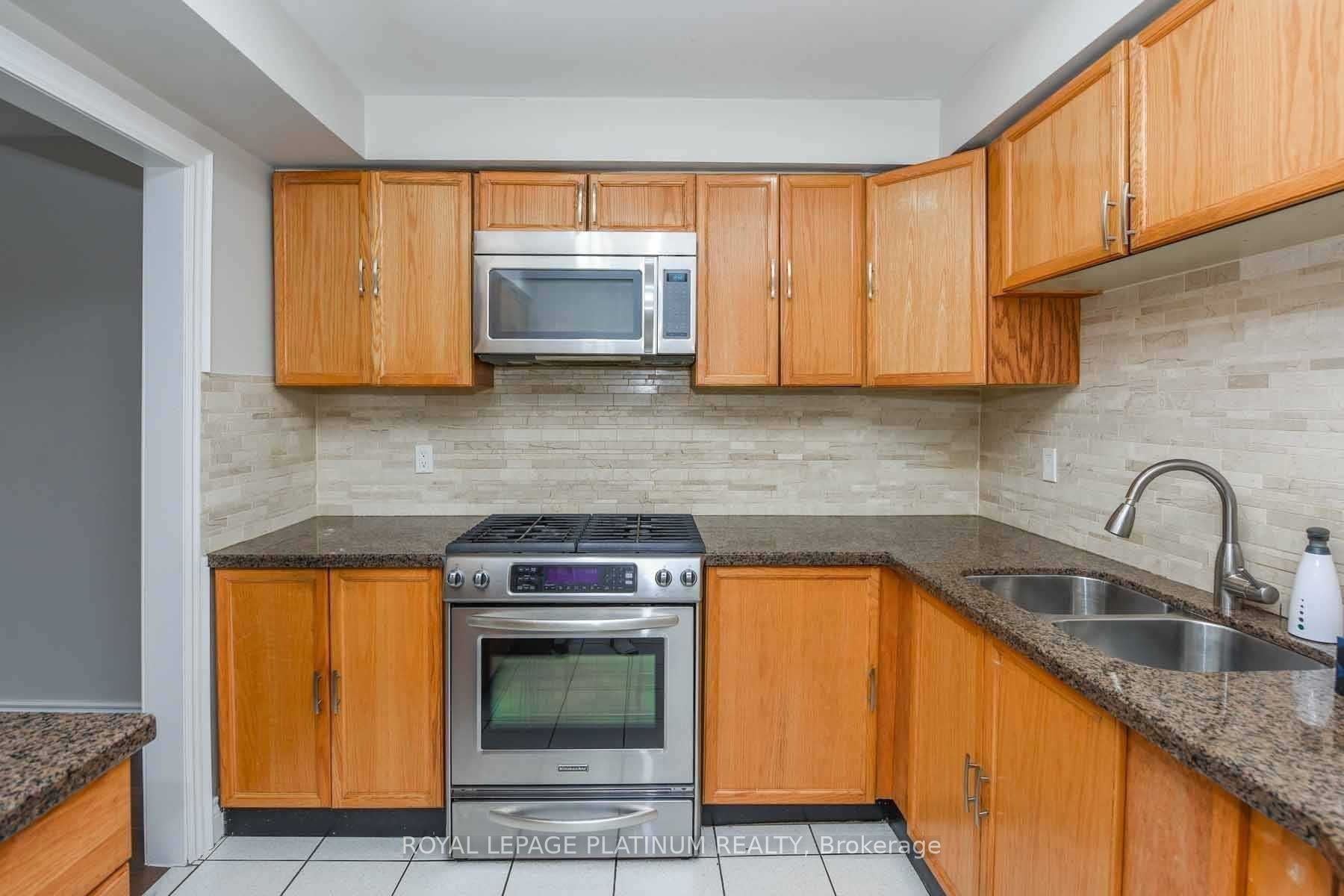 63 Lord Simcoe Drive Property Photo 9