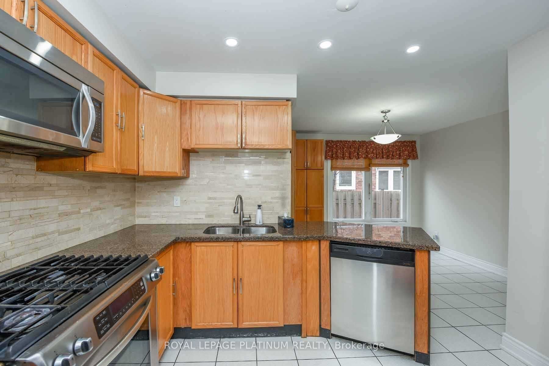 63 Lord Simcoe Drive Property Photo 10