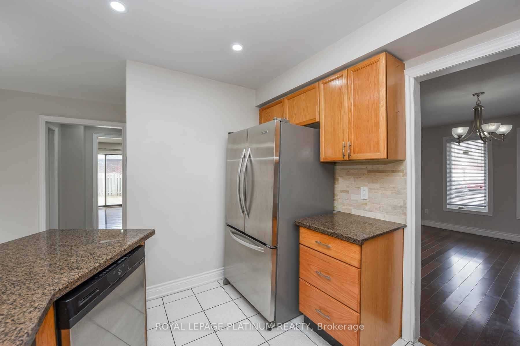 63 Lord Simcoe Drive Property Photo 11