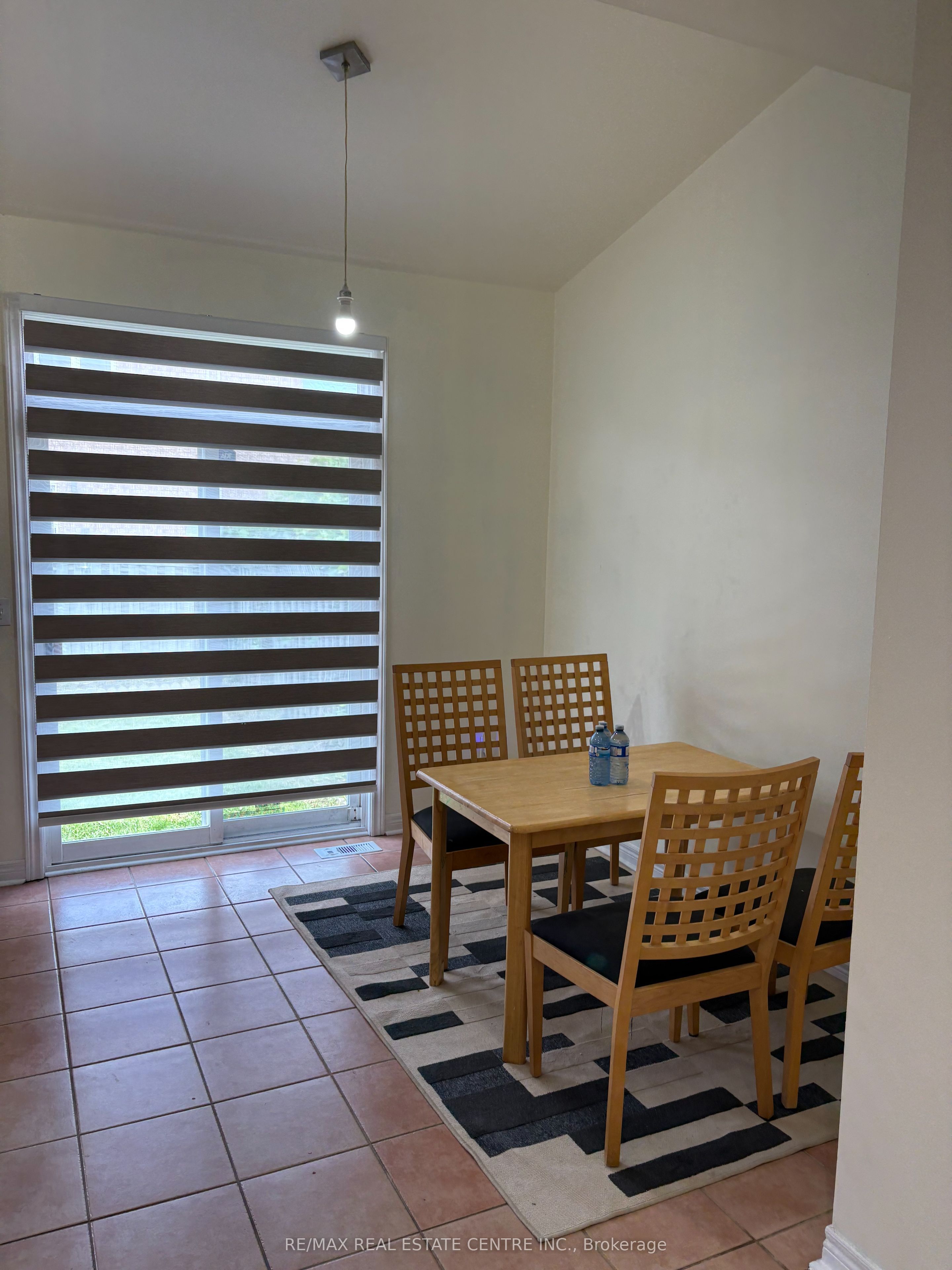 799 Ledbury Crescent Property Photo 12