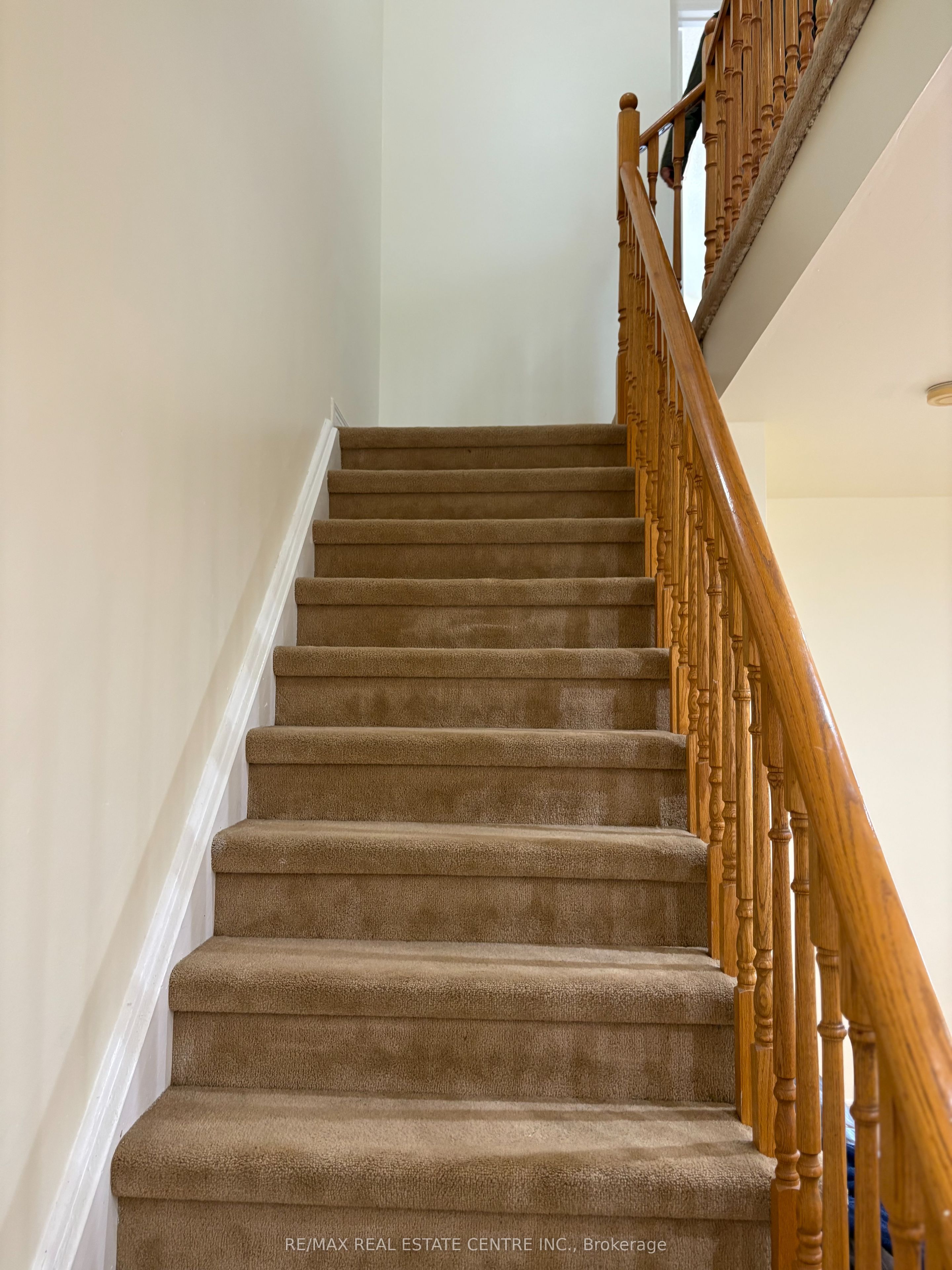 799 Ledbury Crescent Property Photo 14
