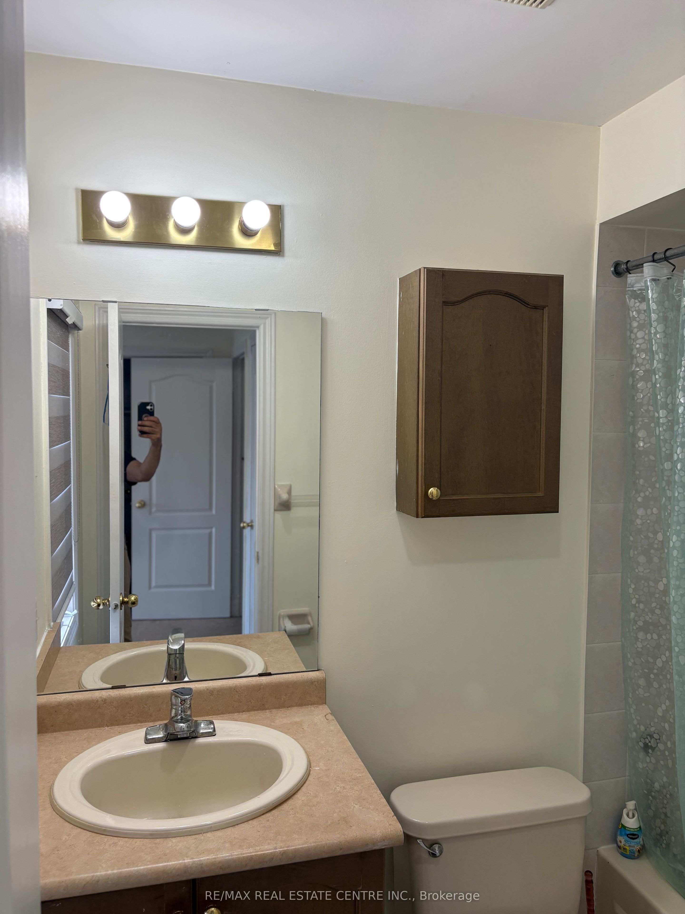 799 Ledbury Crescent Property Photo 19