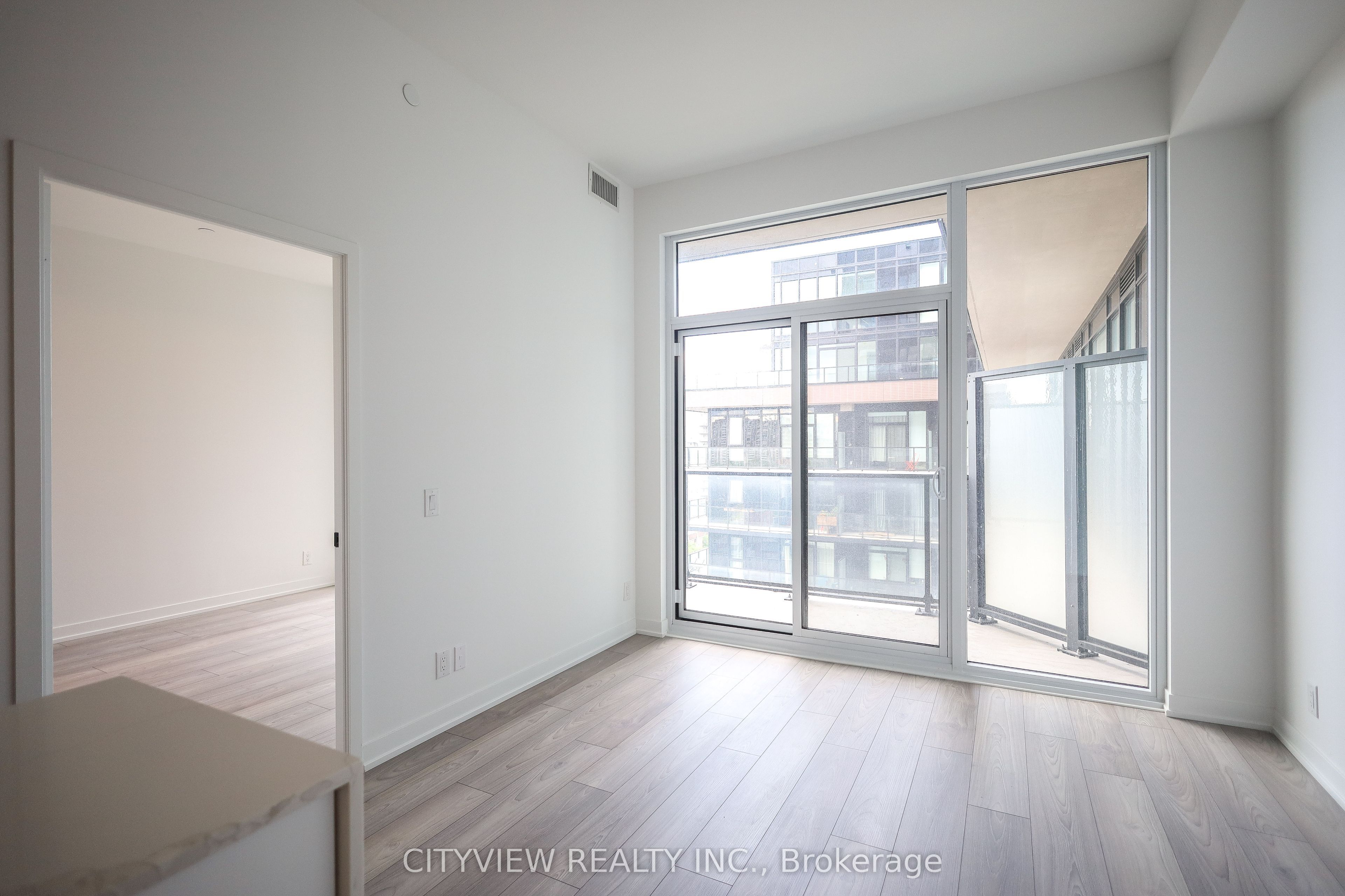285 Dufferin Street 1127 Property Photo 10