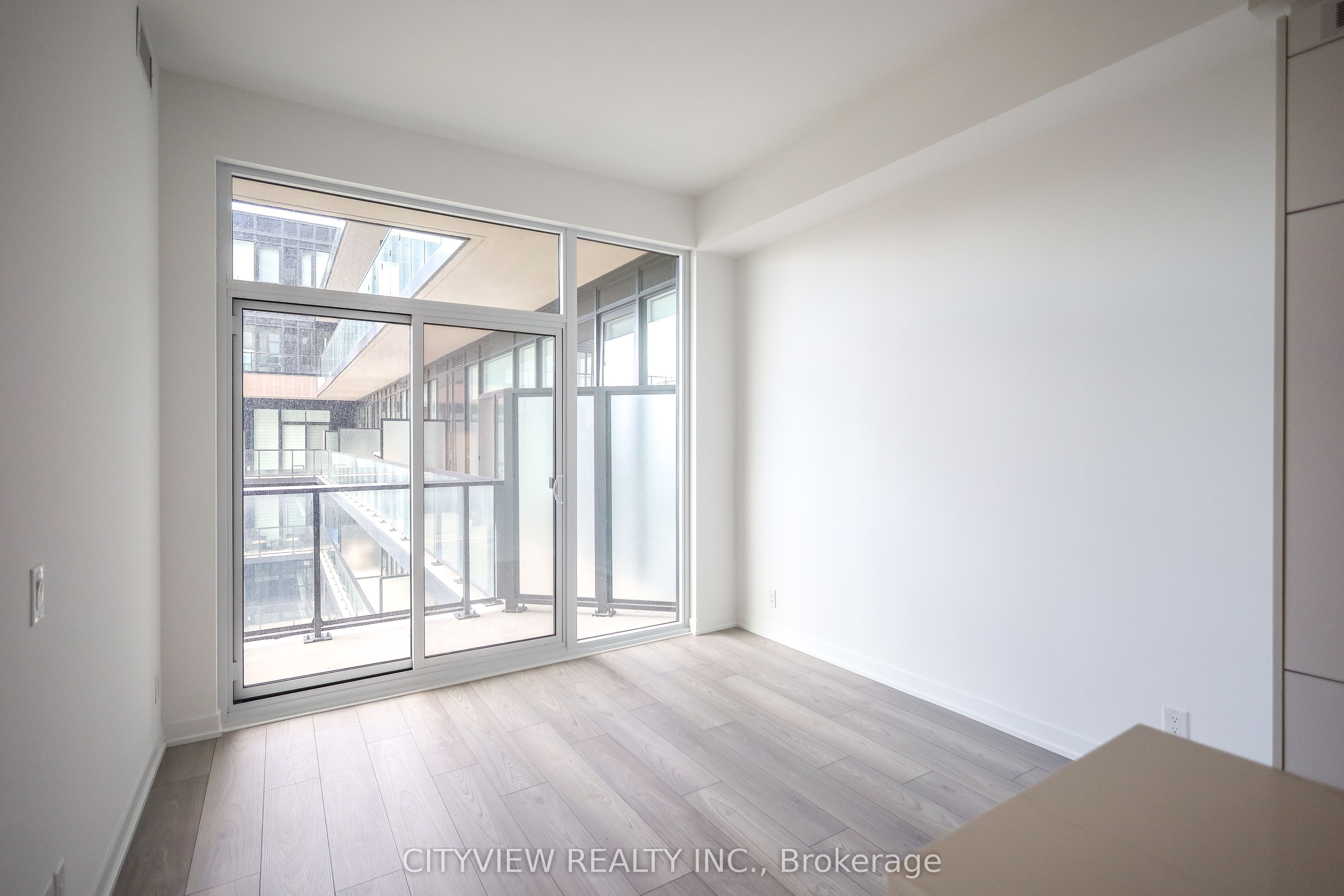 285 Dufferin Street 1127 Property Photo 11