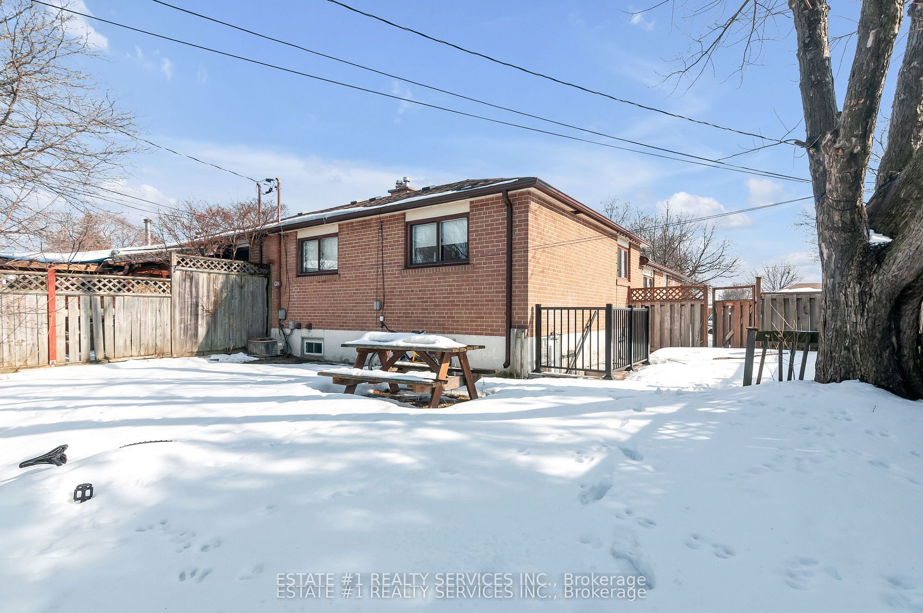 116 Addington Crescent Property Photo 4