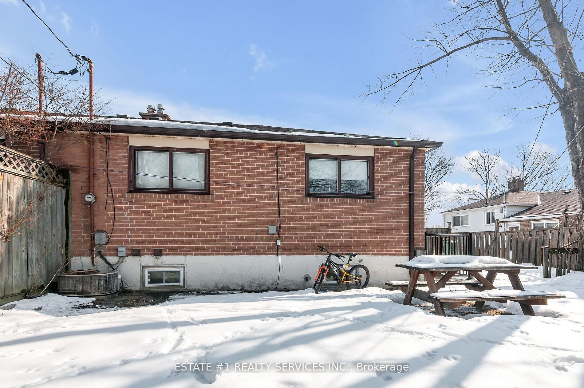 116 Addington Crescent Property Photo 6