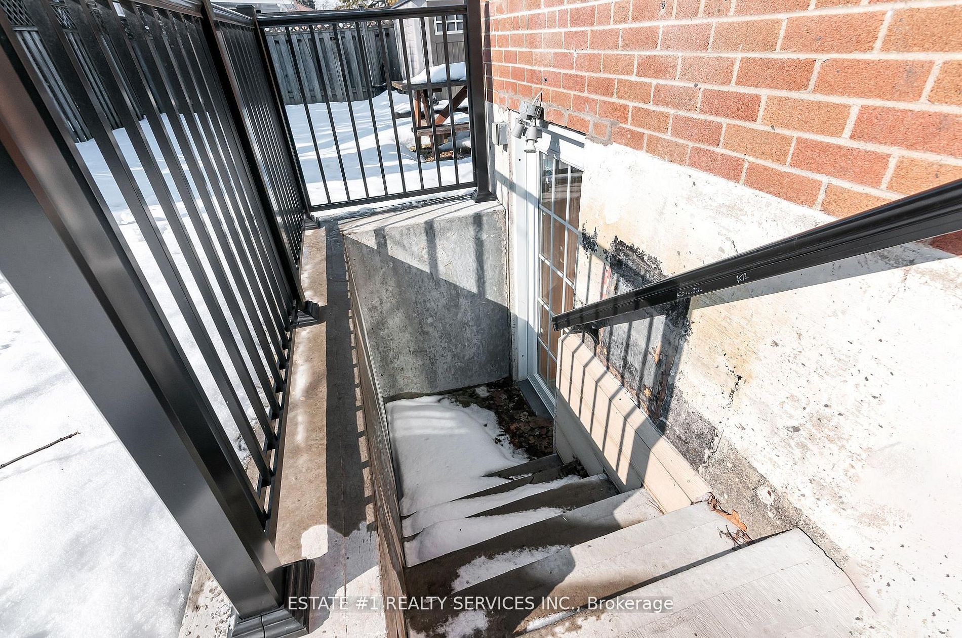 116 Addington Crescent Property Photo 7