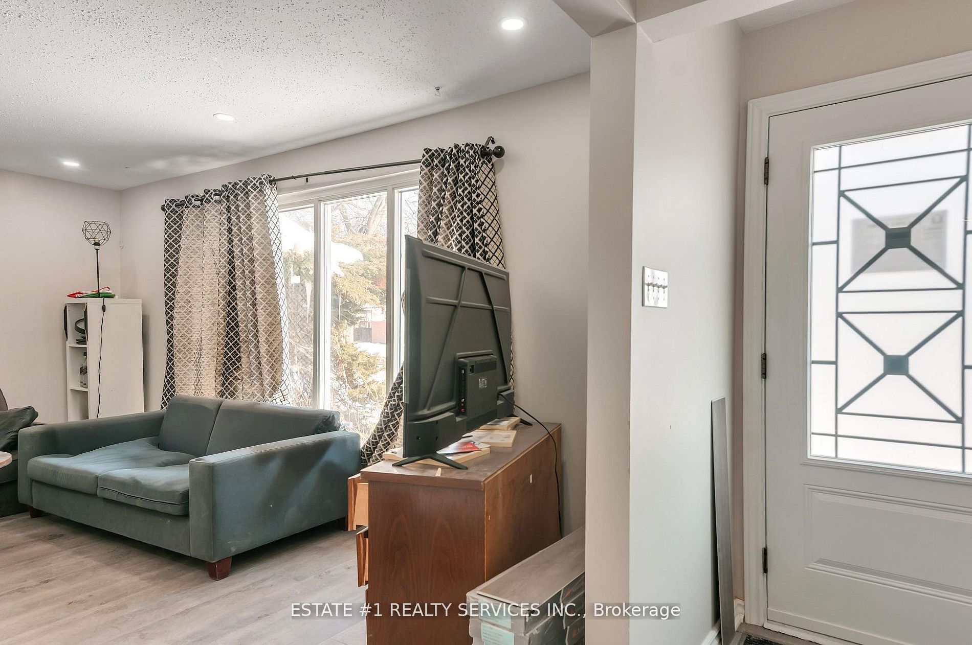 116 Addington Crescent Property Photo 12