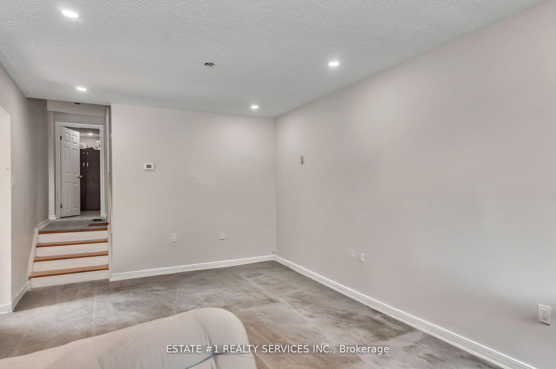 116 Addington Crescent Property Photo 15