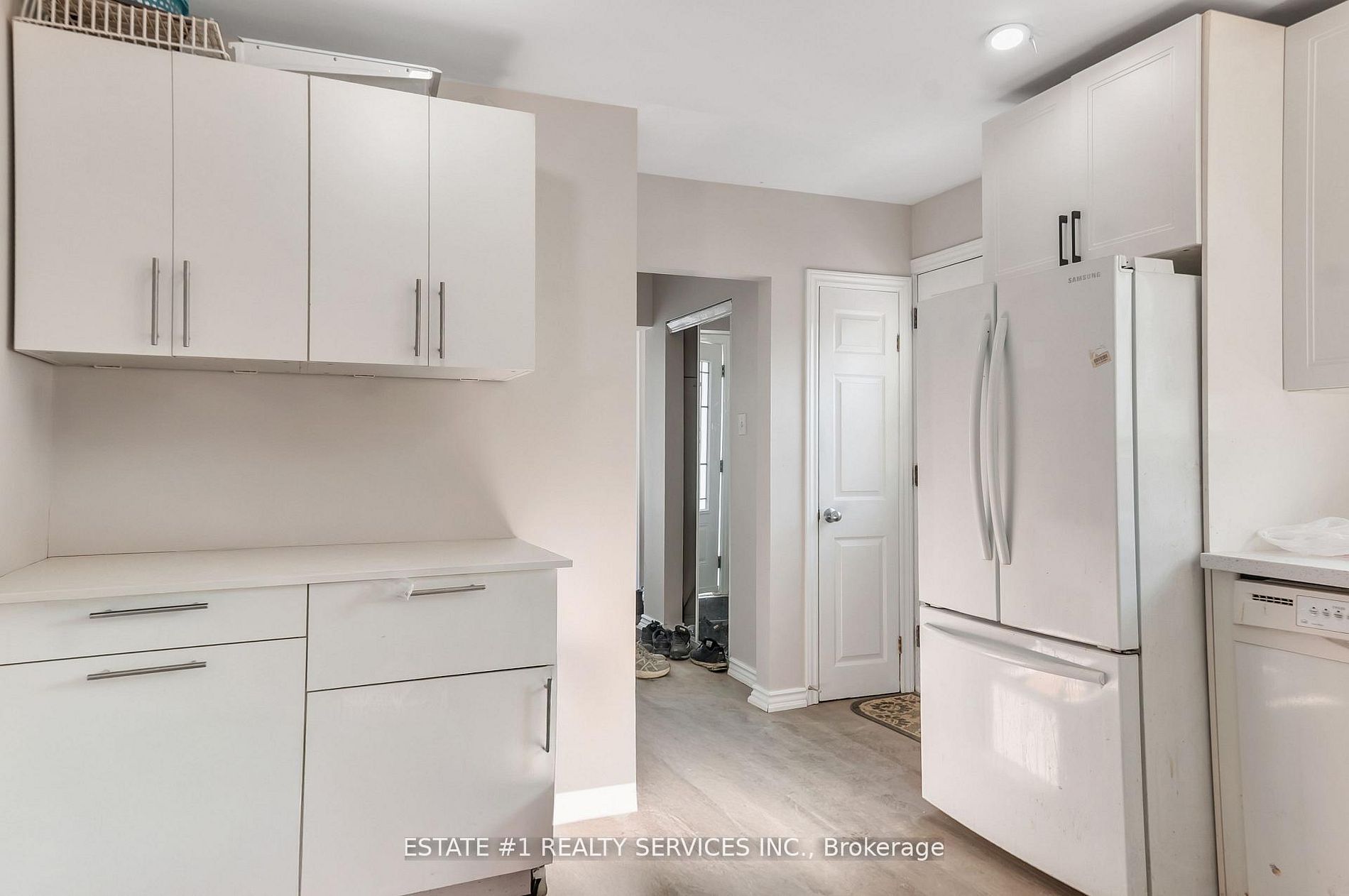116 Addington Crescent Property Photo 16