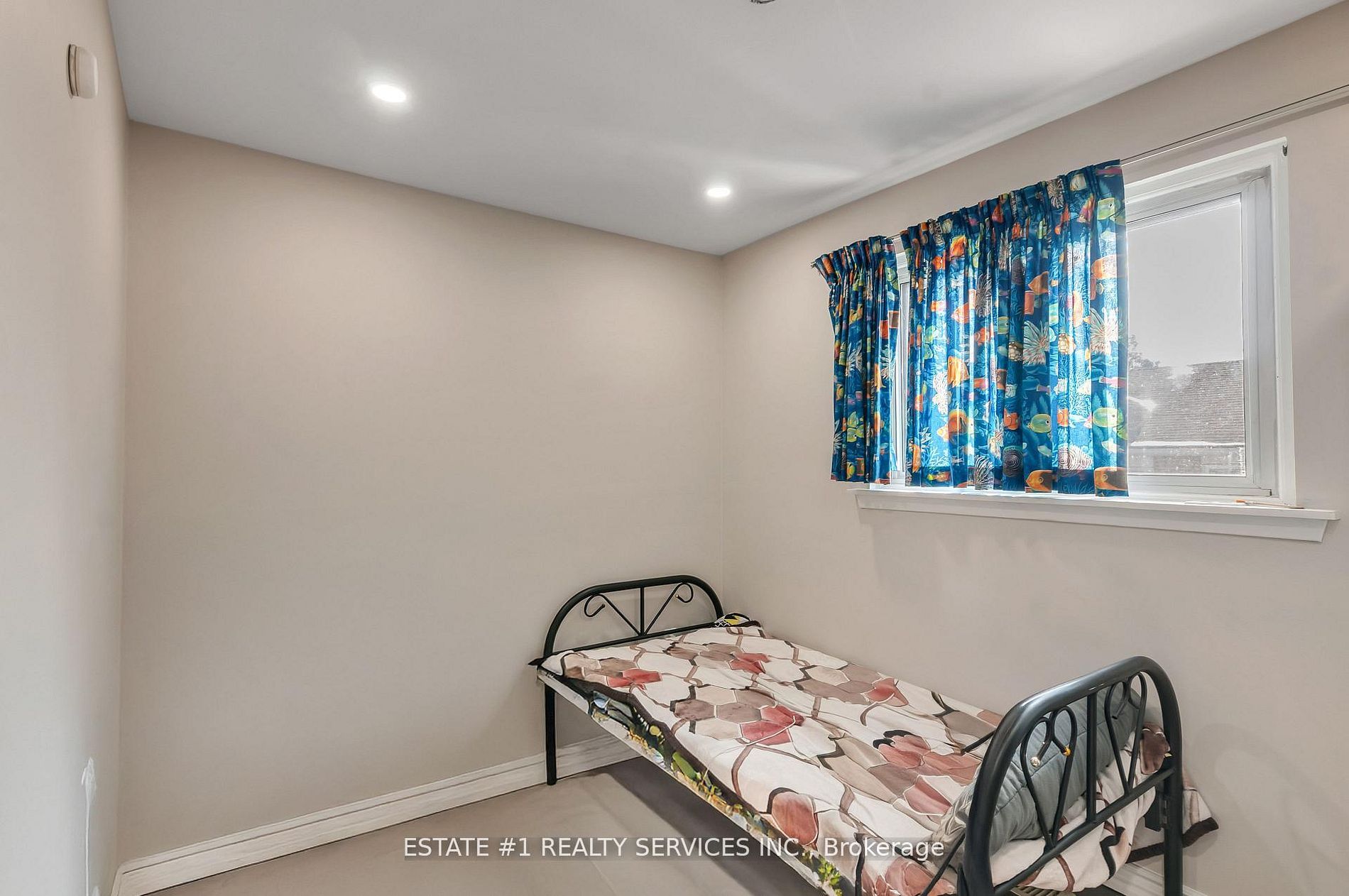 116 Addington Crescent Property Photo 19