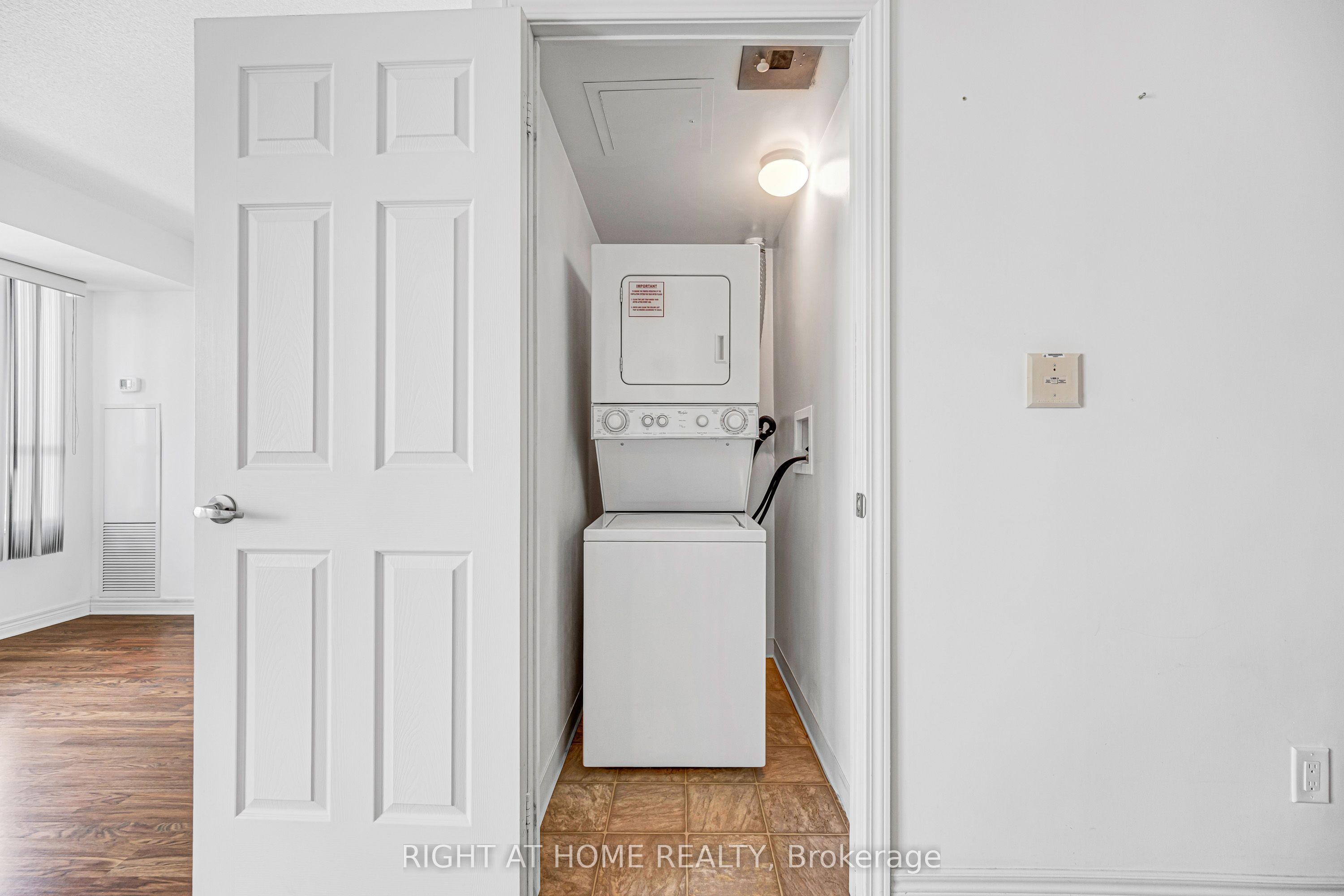 208 Enfield Place #2902 Property Photo 7