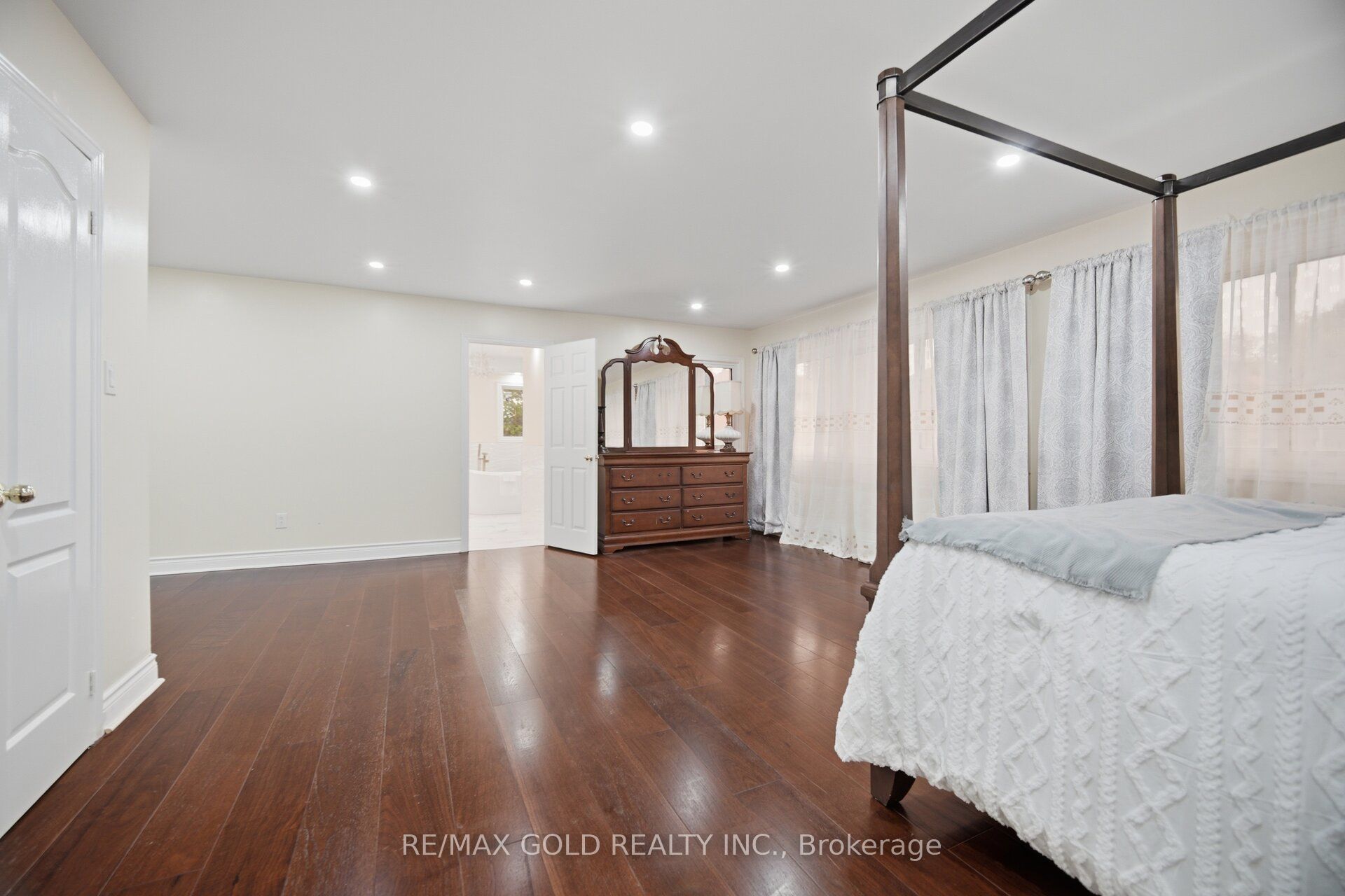 40 Kenpark Avenue Property Photo 31