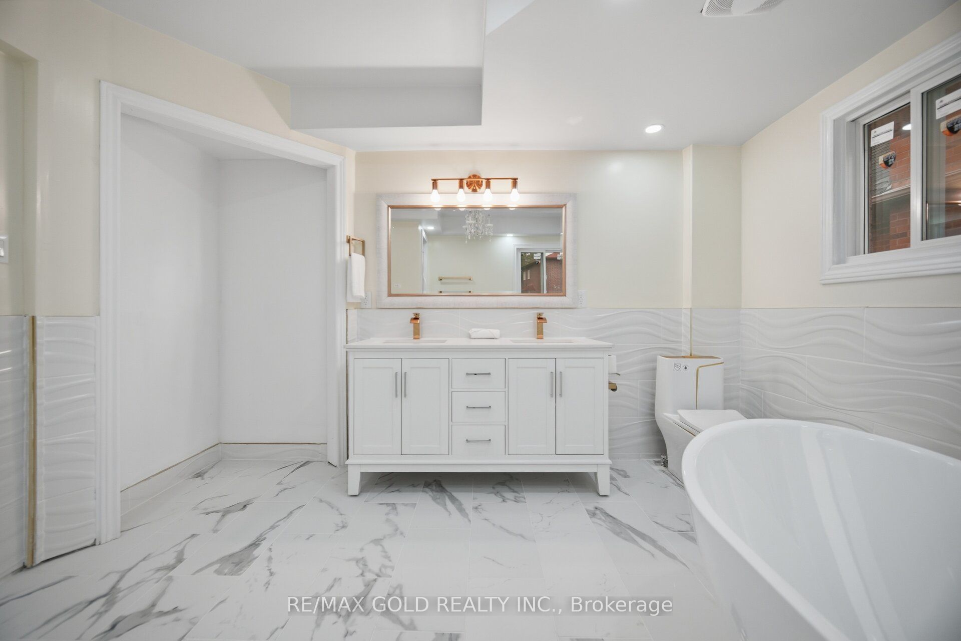40 Kenpark Avenue Property Photo 34
