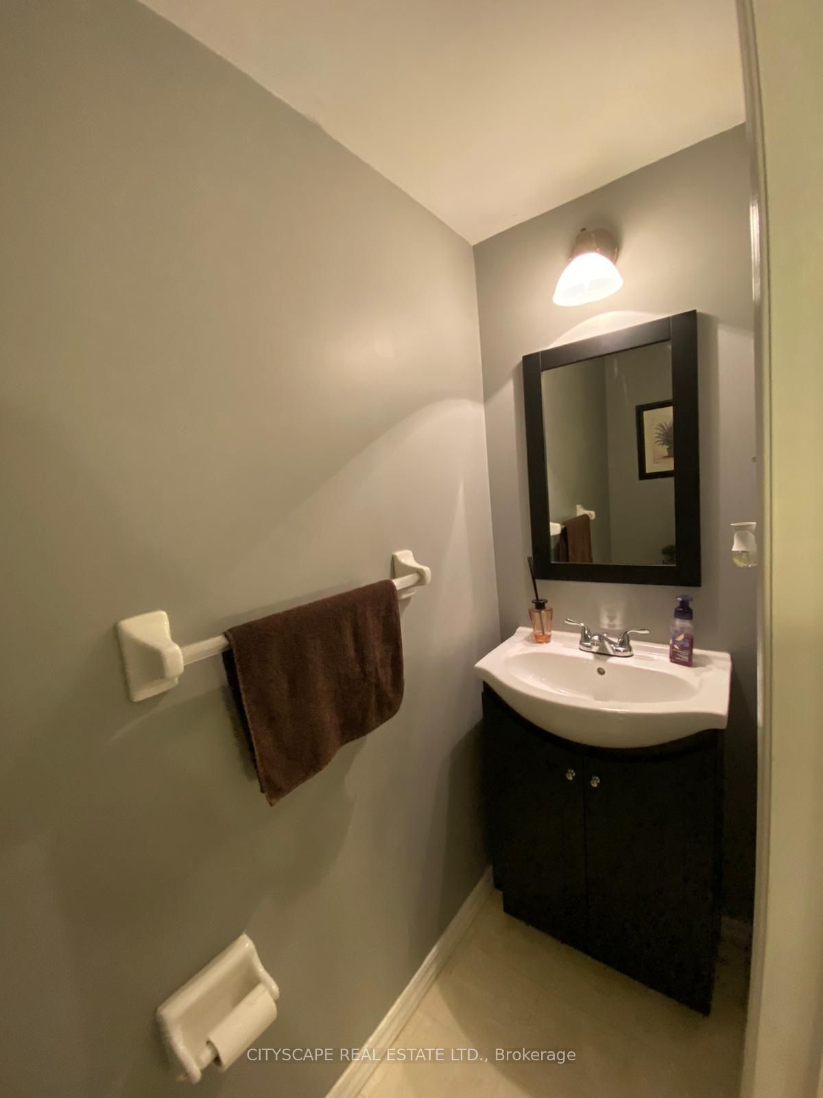 1050 Bristol Road W 40 Property Photo 15