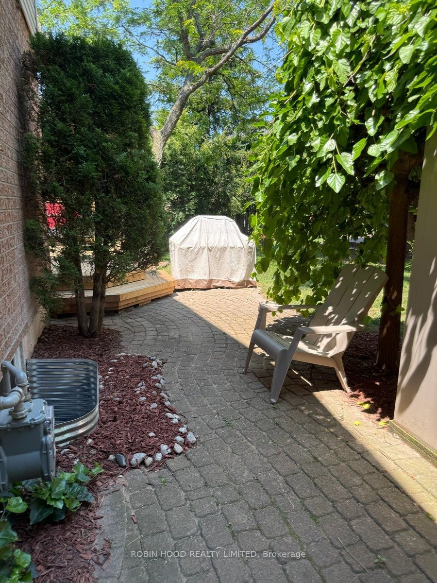 495 Taylor Crescent 495 Property Photo 10