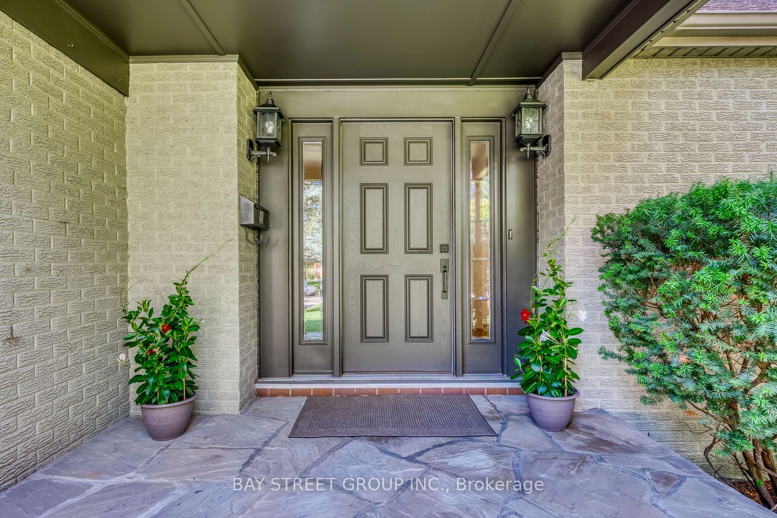 2234 Bennington Gate Property Photo 12