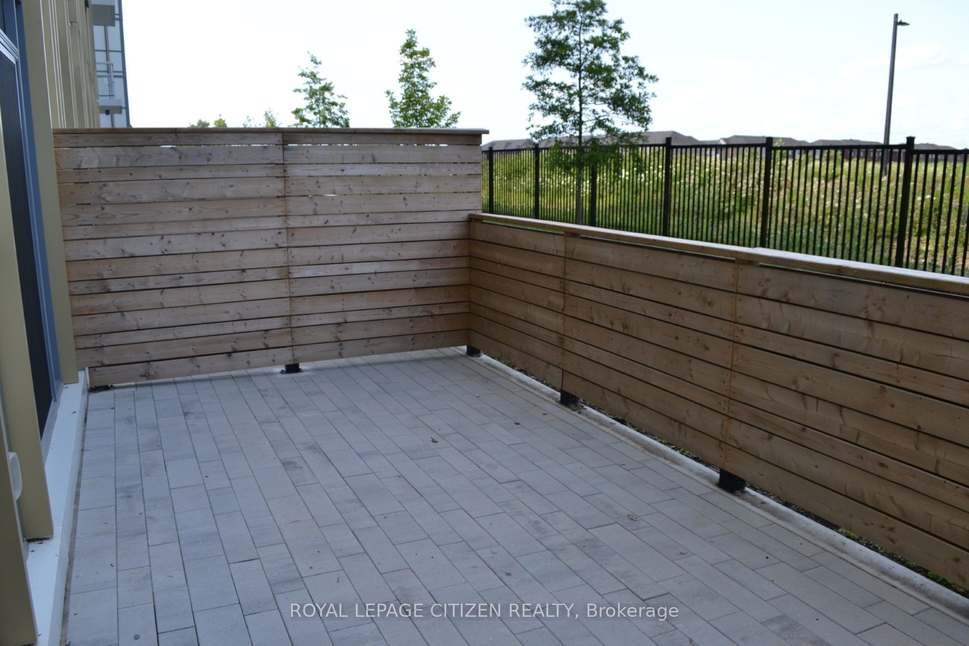1005 Dundas Street 142 Property Photo 15