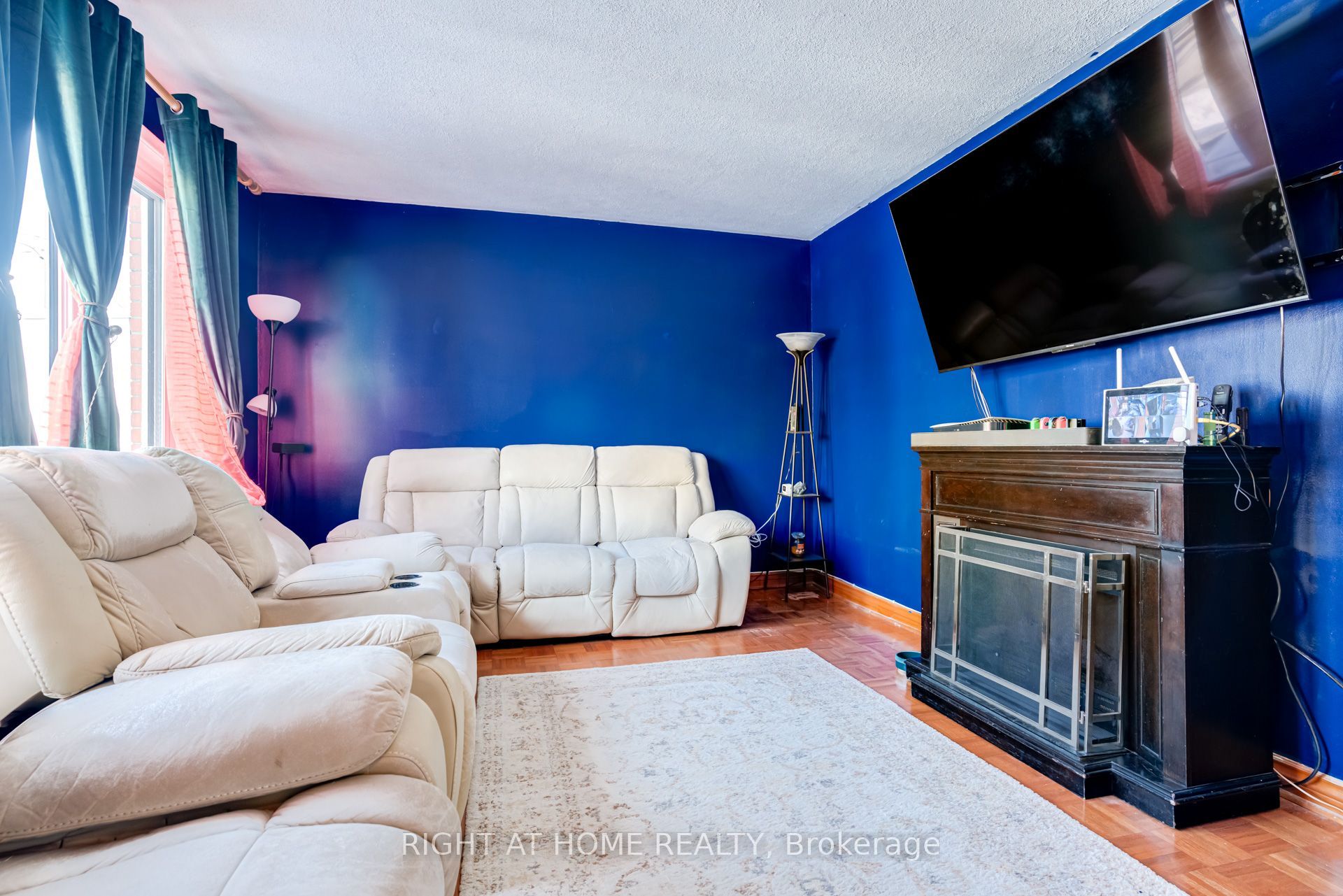 4 Leslie Street Property Photo 3