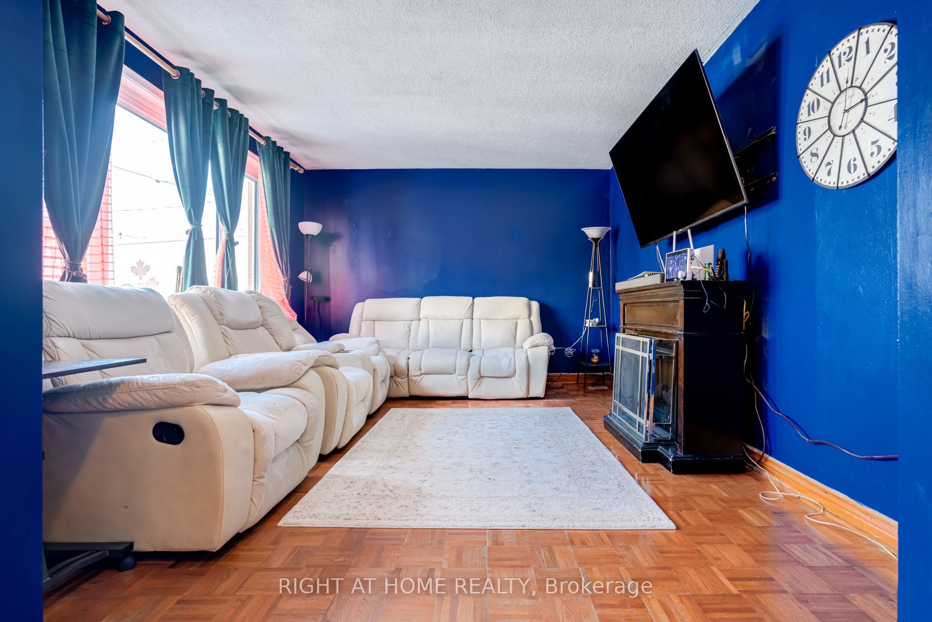 4 Leslie Street Property Photo 6