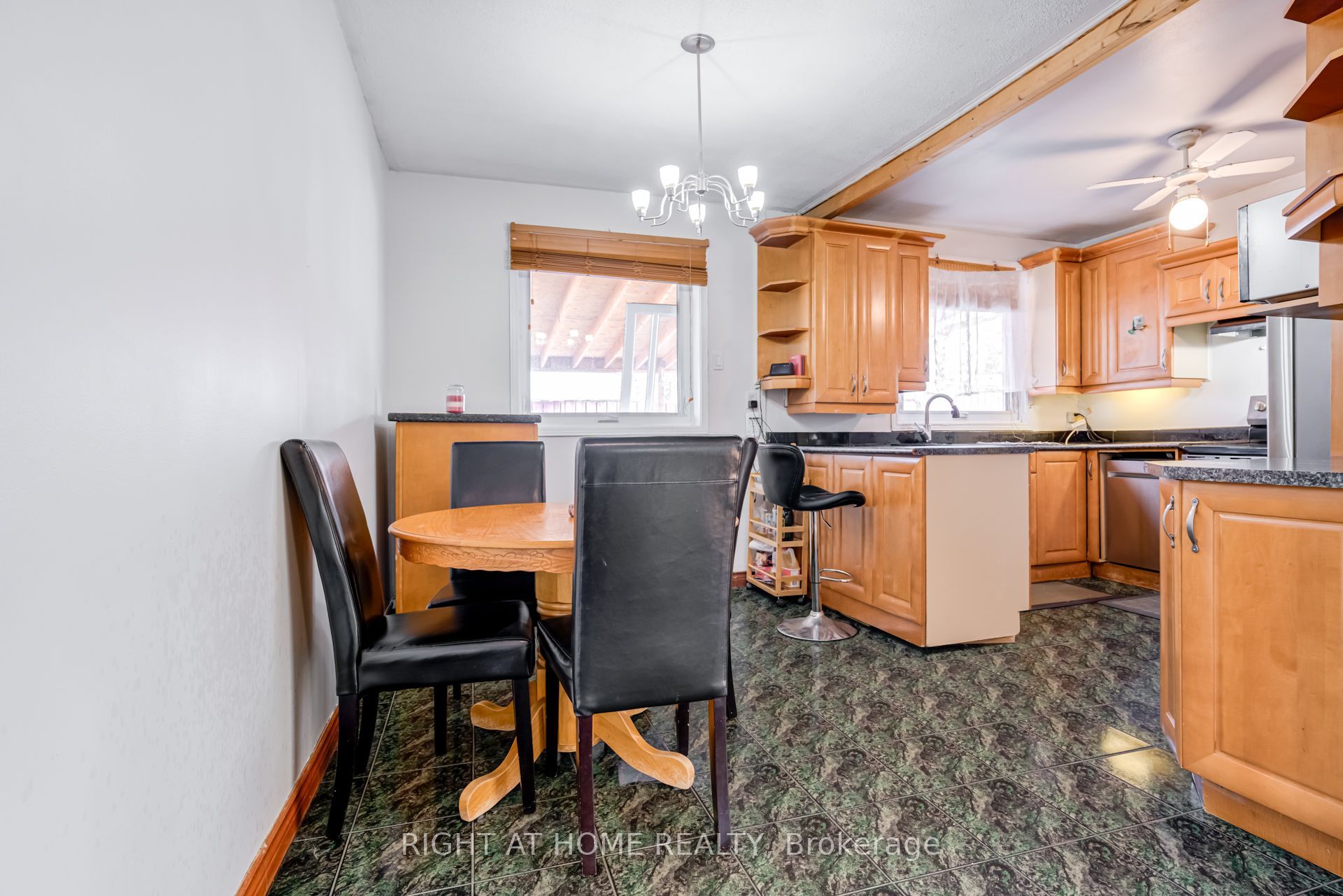 4 Leslie Street Property Photo 11