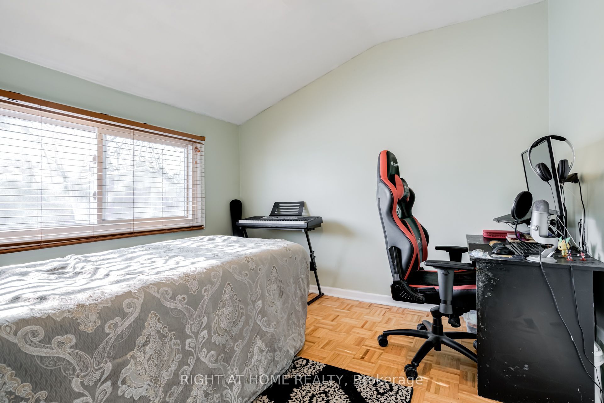 4 Leslie Street Property Photo 20