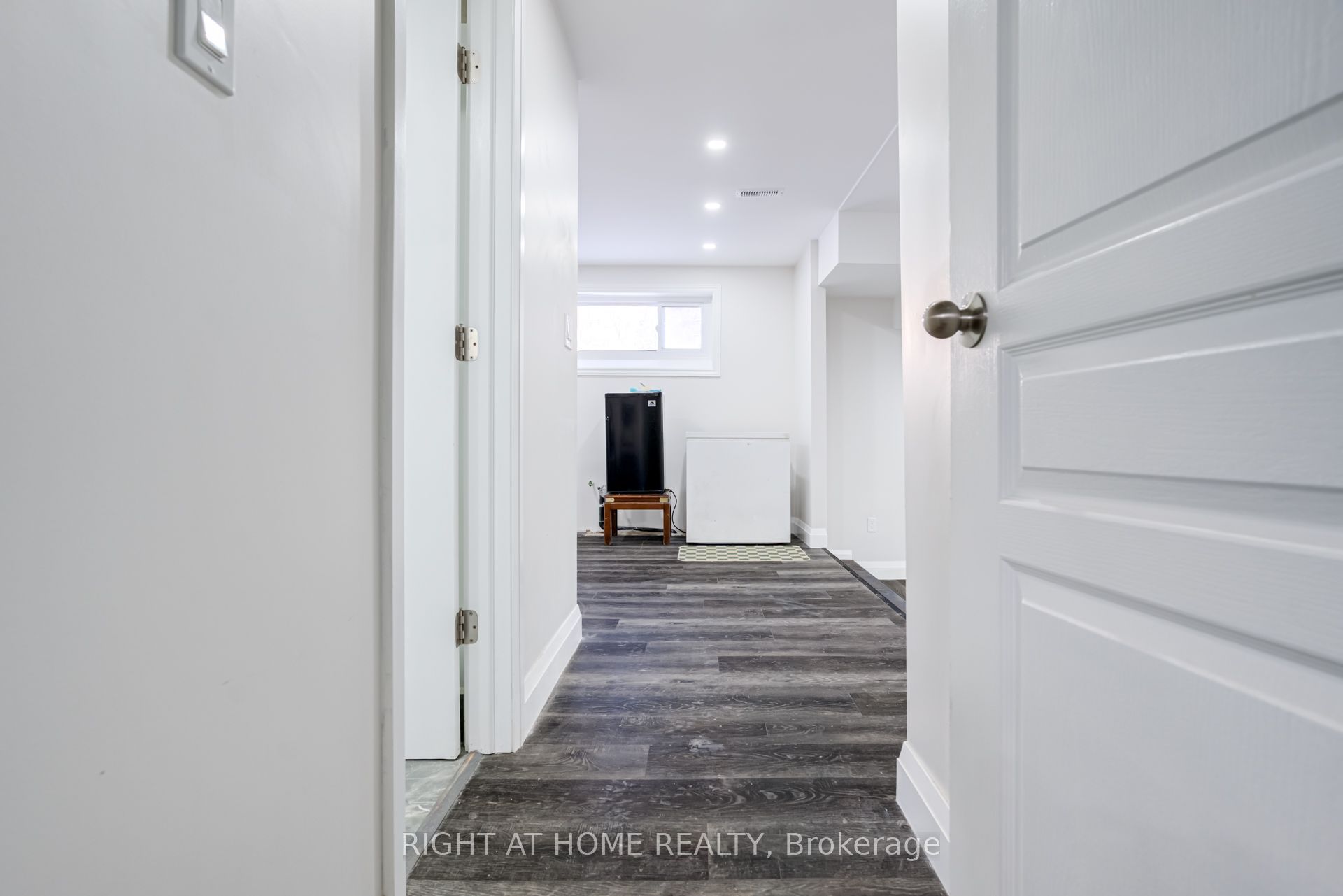 4 Leslie Street Property Photo 27