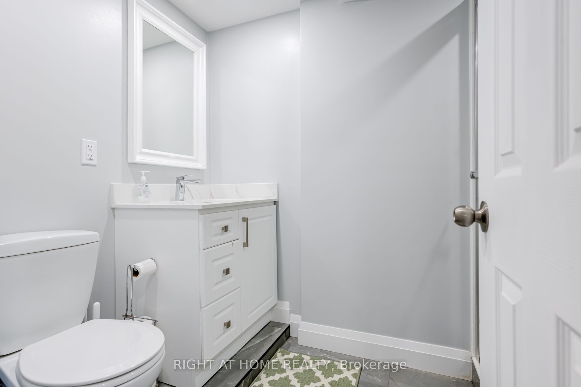 4 Leslie Street Property Photo 28