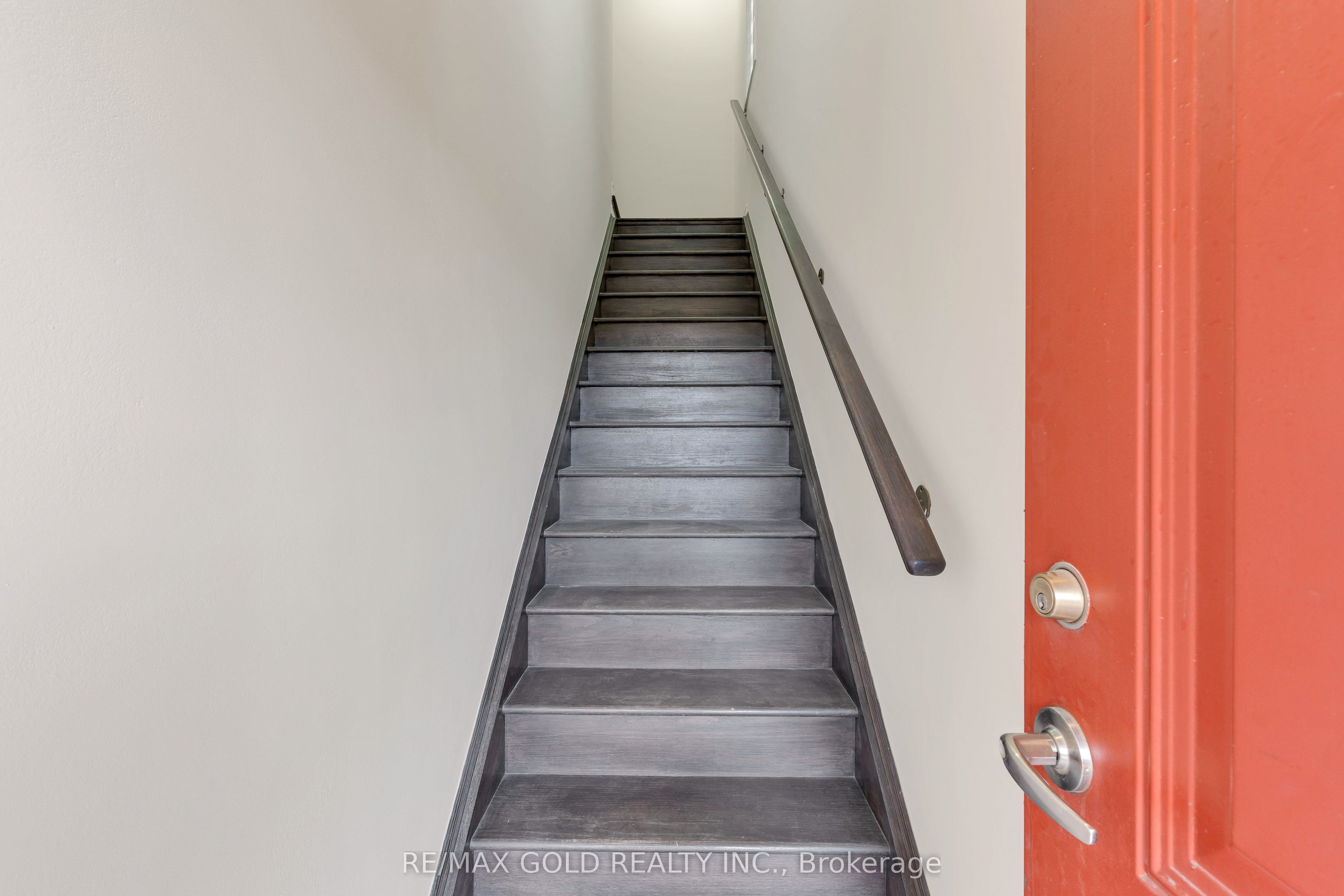 240 Lagerfeld Drive 16 Property Photo 4