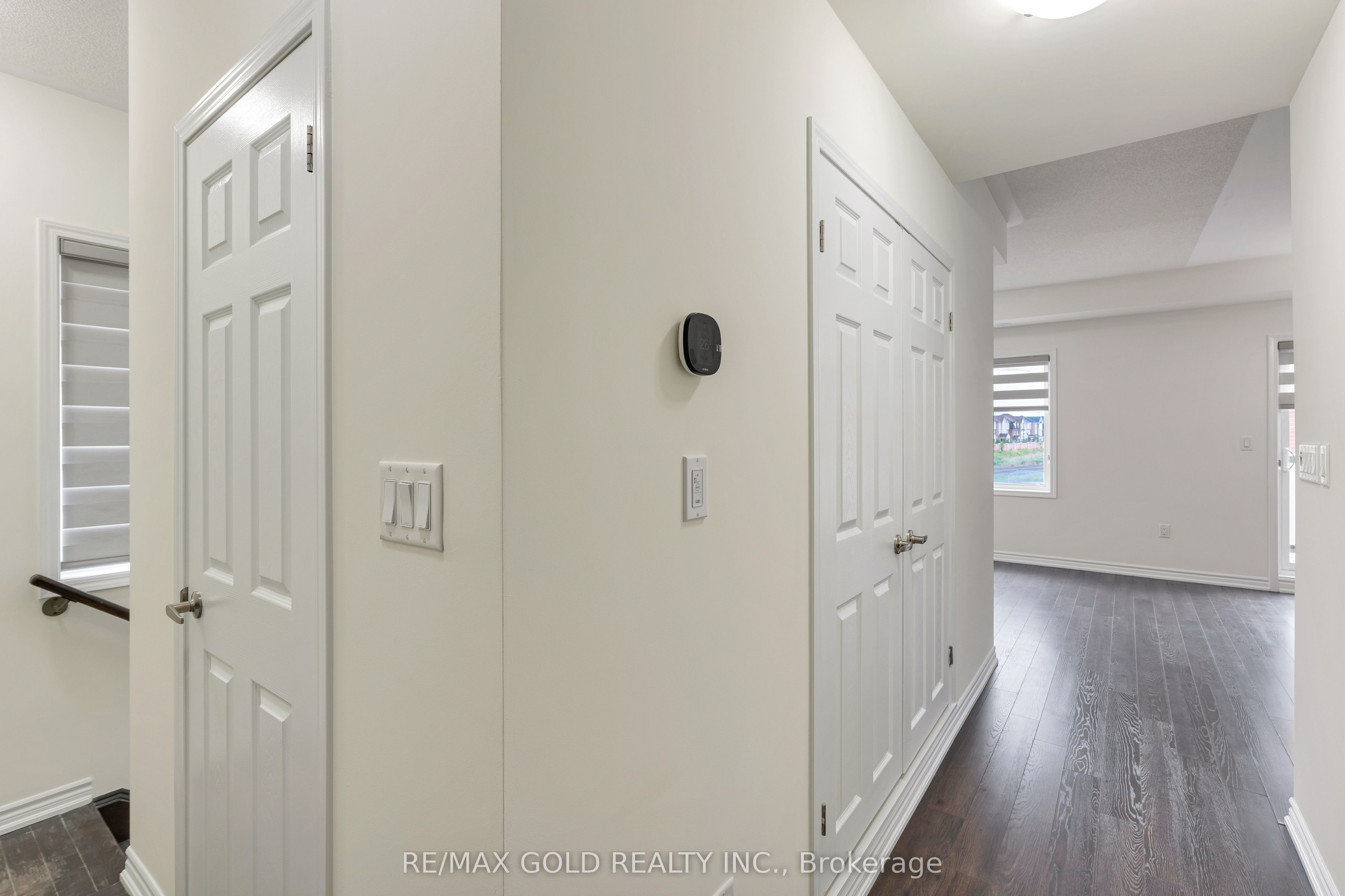 240 Lagerfeld Drive 16 Property Photo 6
