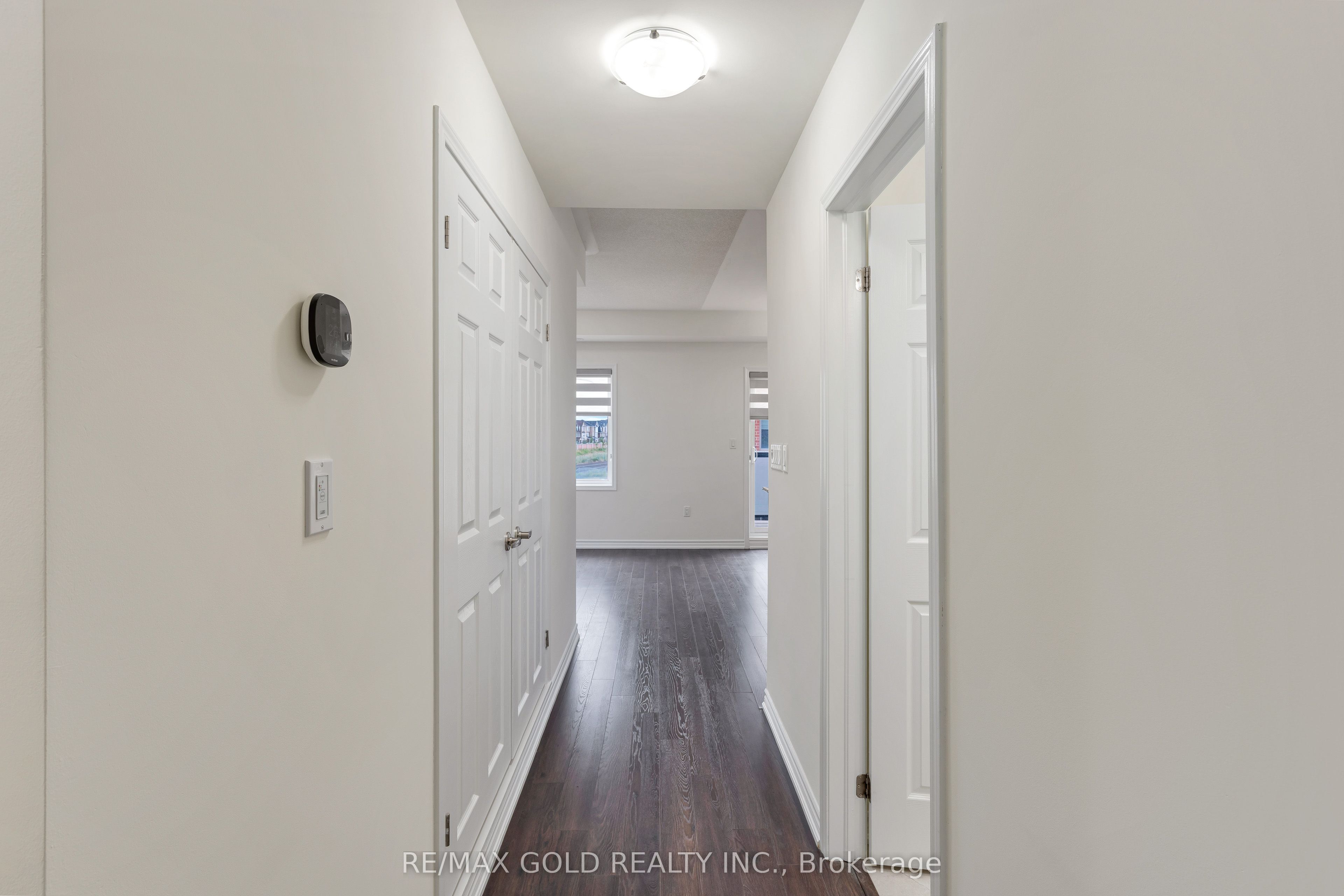 240 Lagerfeld Drive 16 Property Photo 7