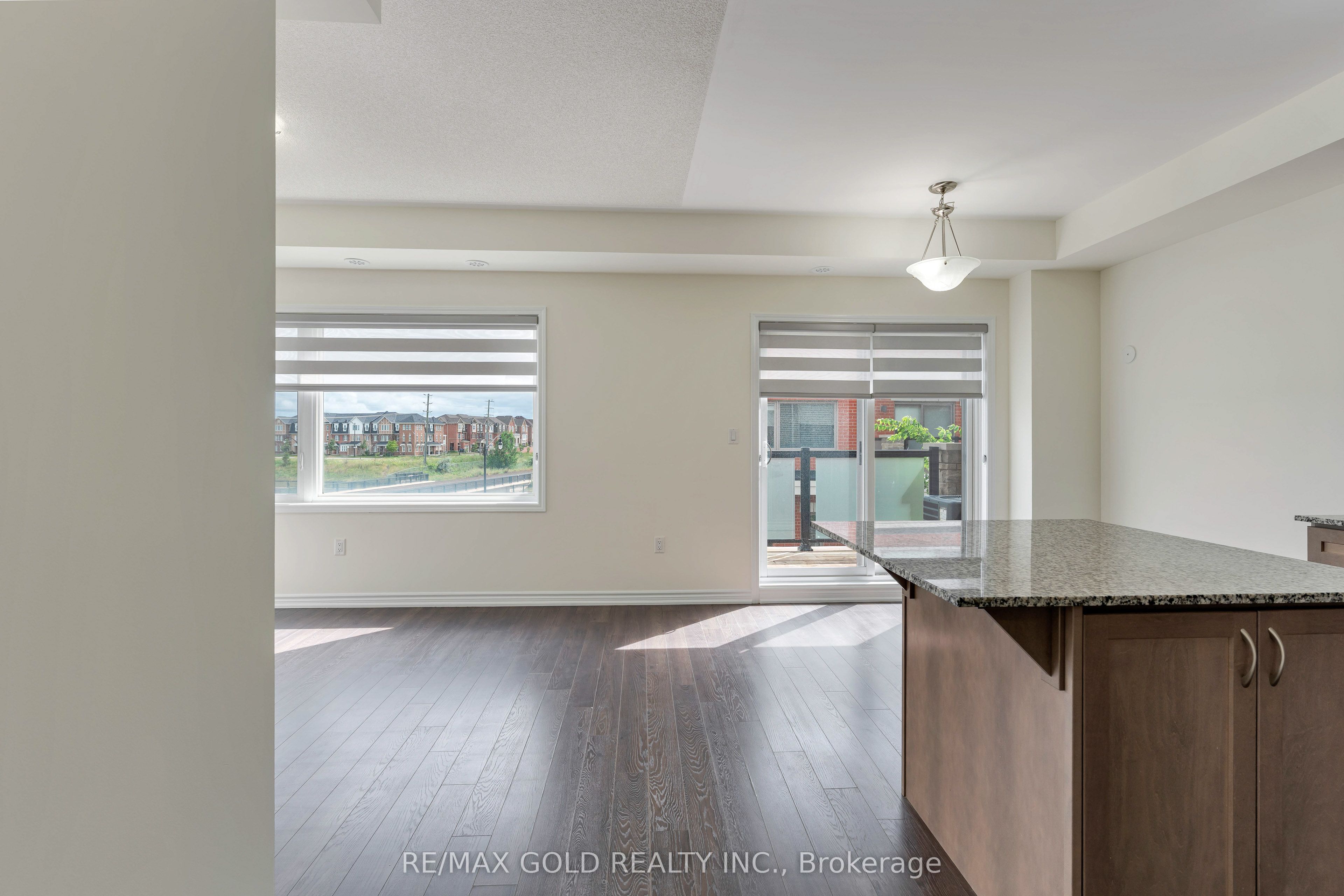 240 Lagerfeld Drive 16 Property Photo 10