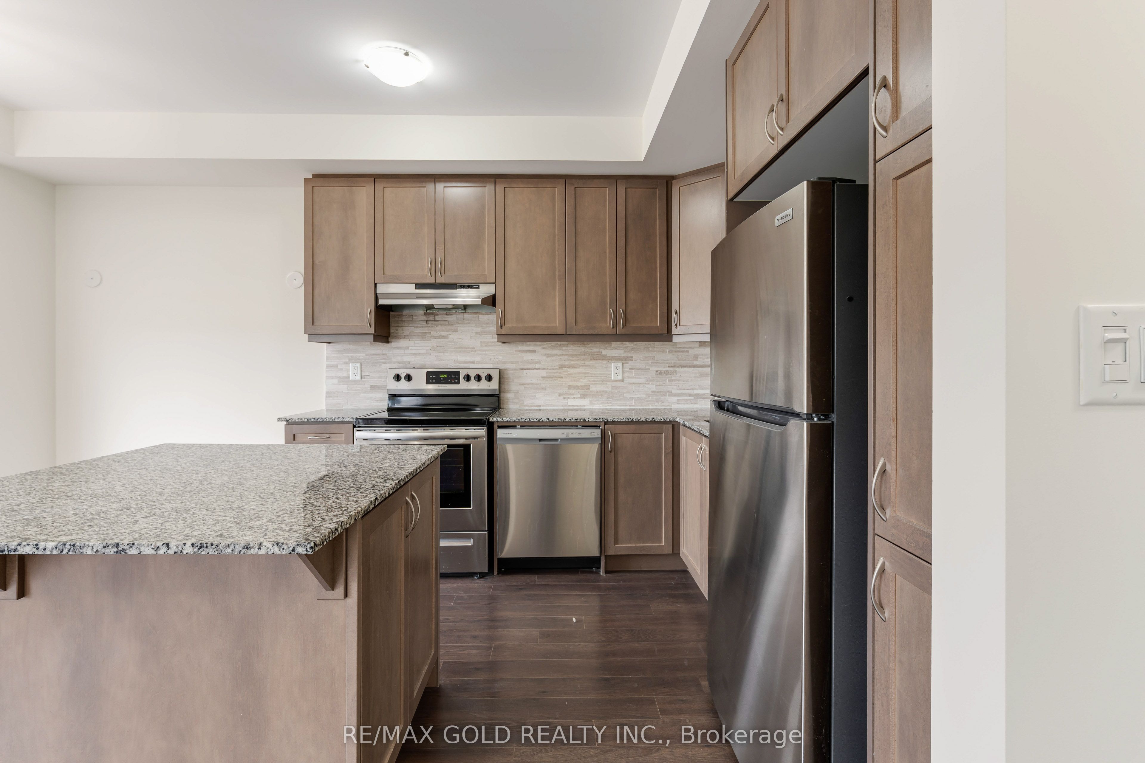 240 Lagerfeld Drive 16 Property Photo 16