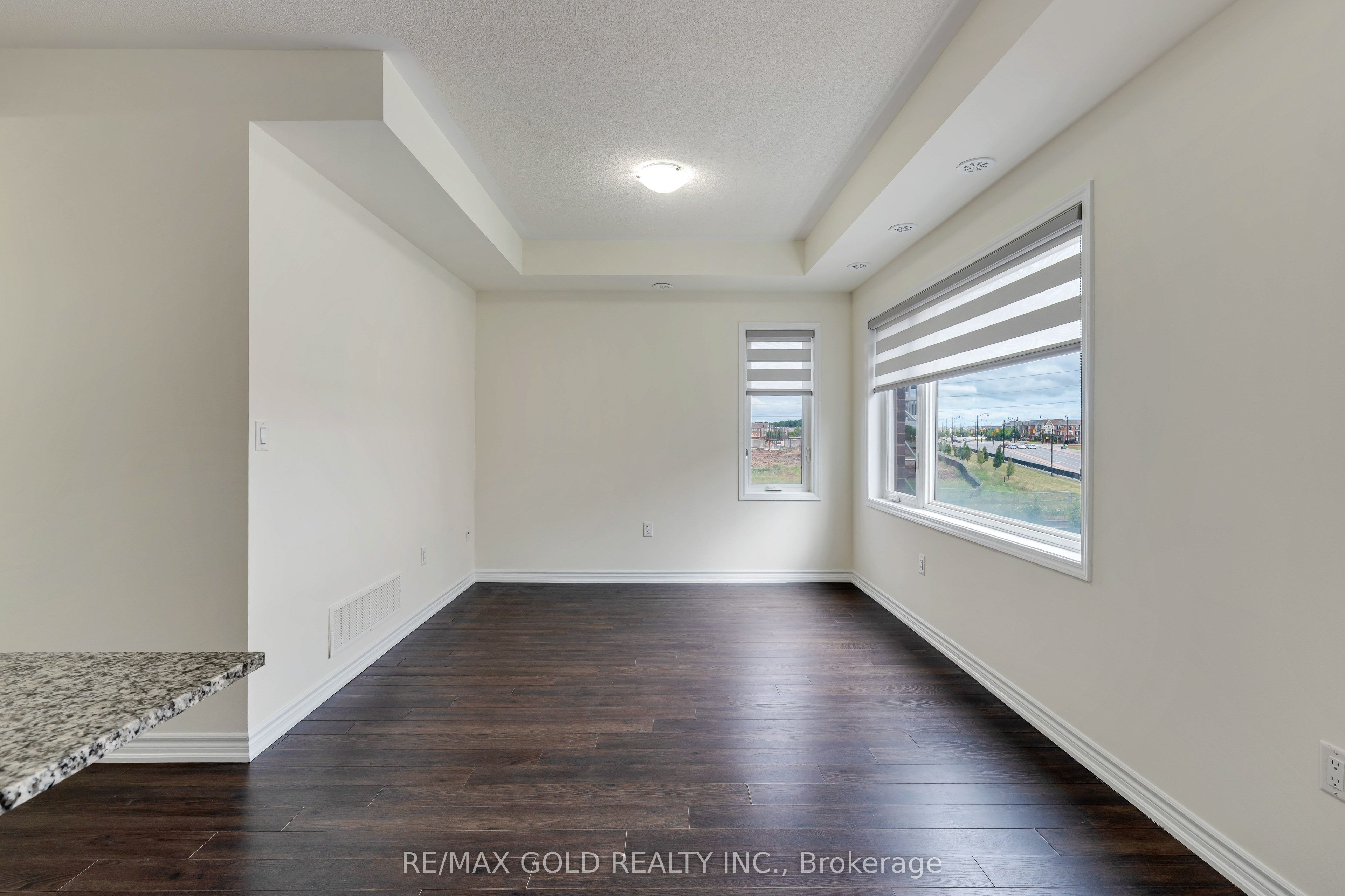 240 Lagerfeld Drive 16 Property Photo 17