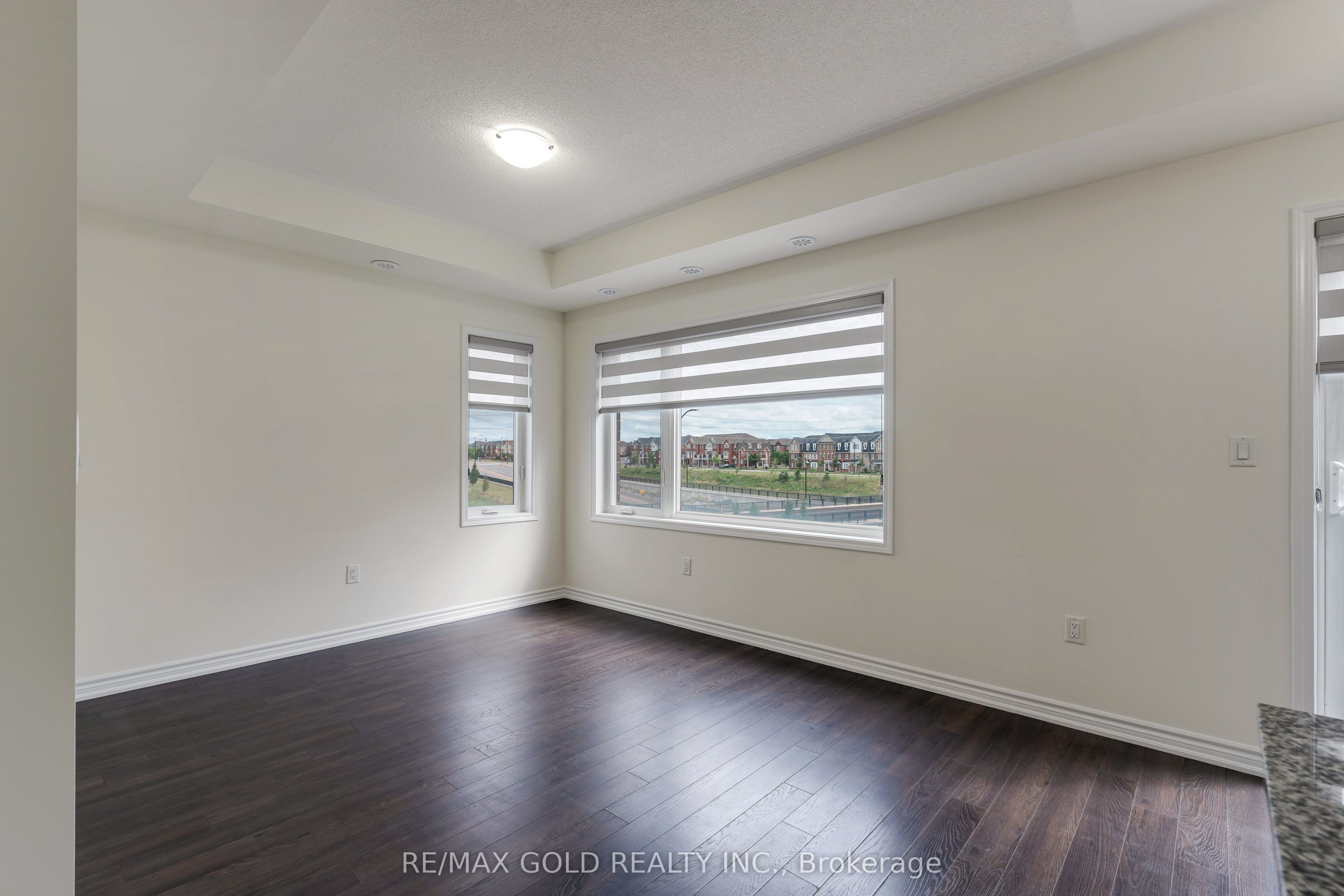 240 Lagerfeld Drive 16 Property Photo 19