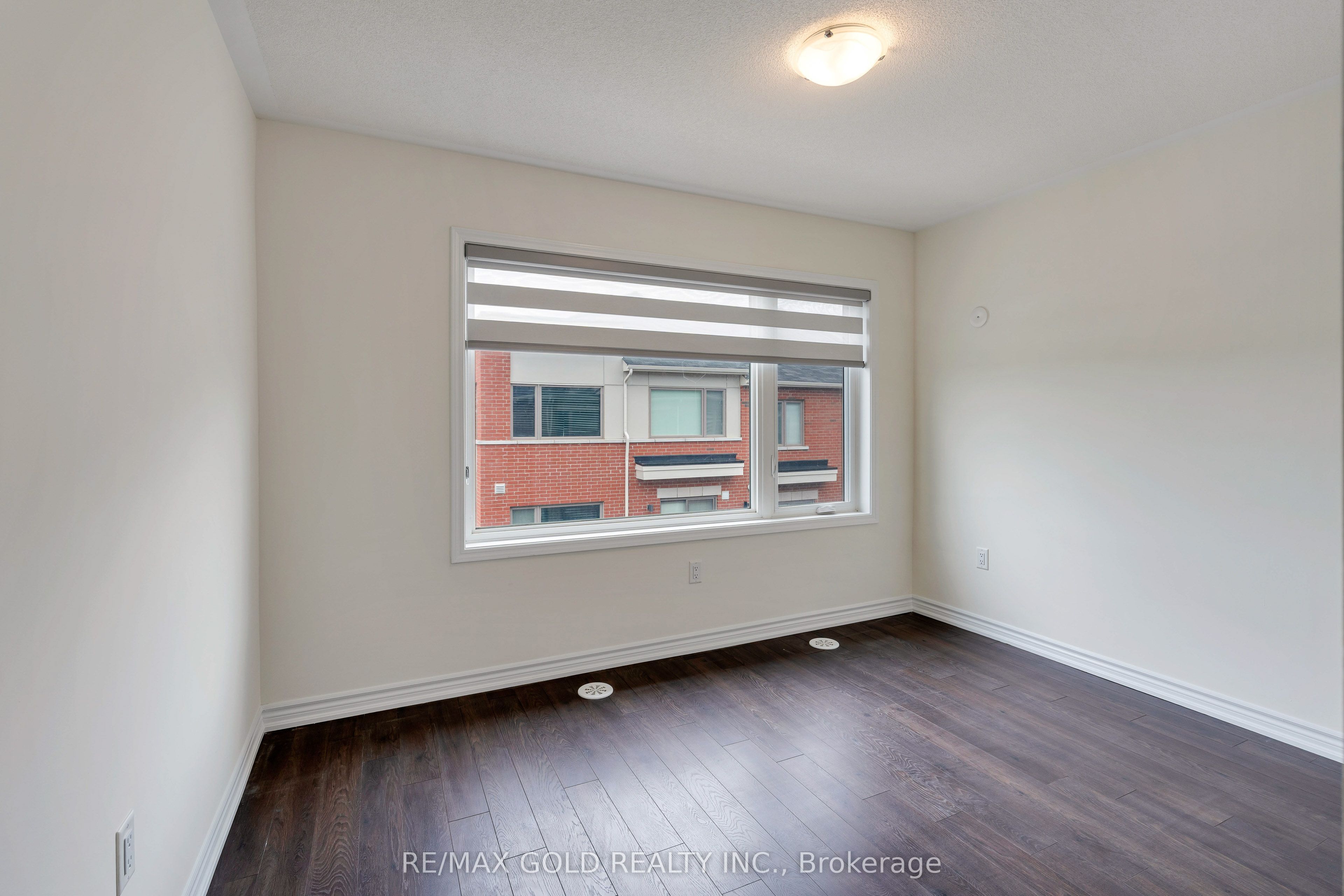 240 Lagerfeld Drive 16 Property Photo 28