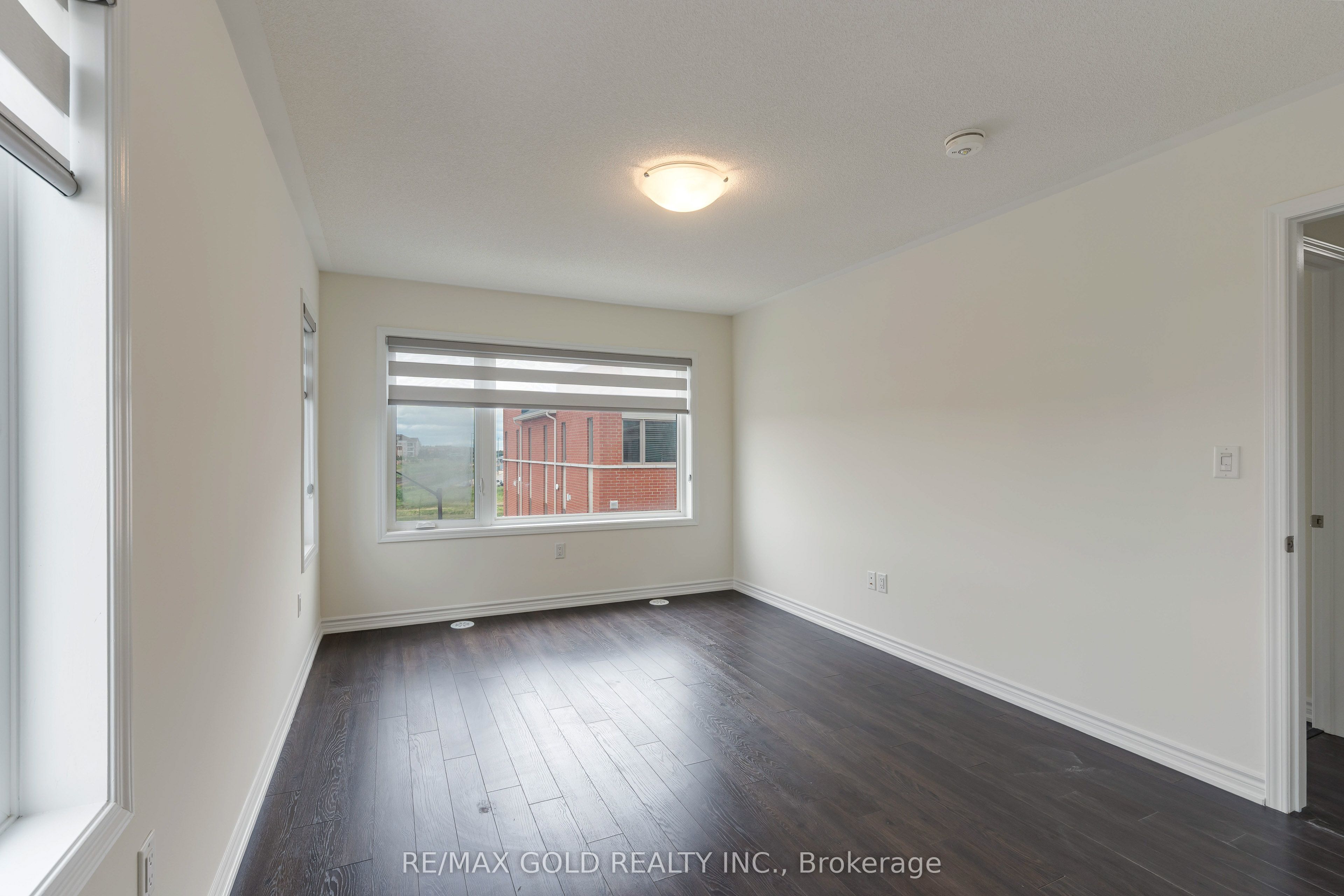 240 Lagerfeld Drive 16 Property Photo 31