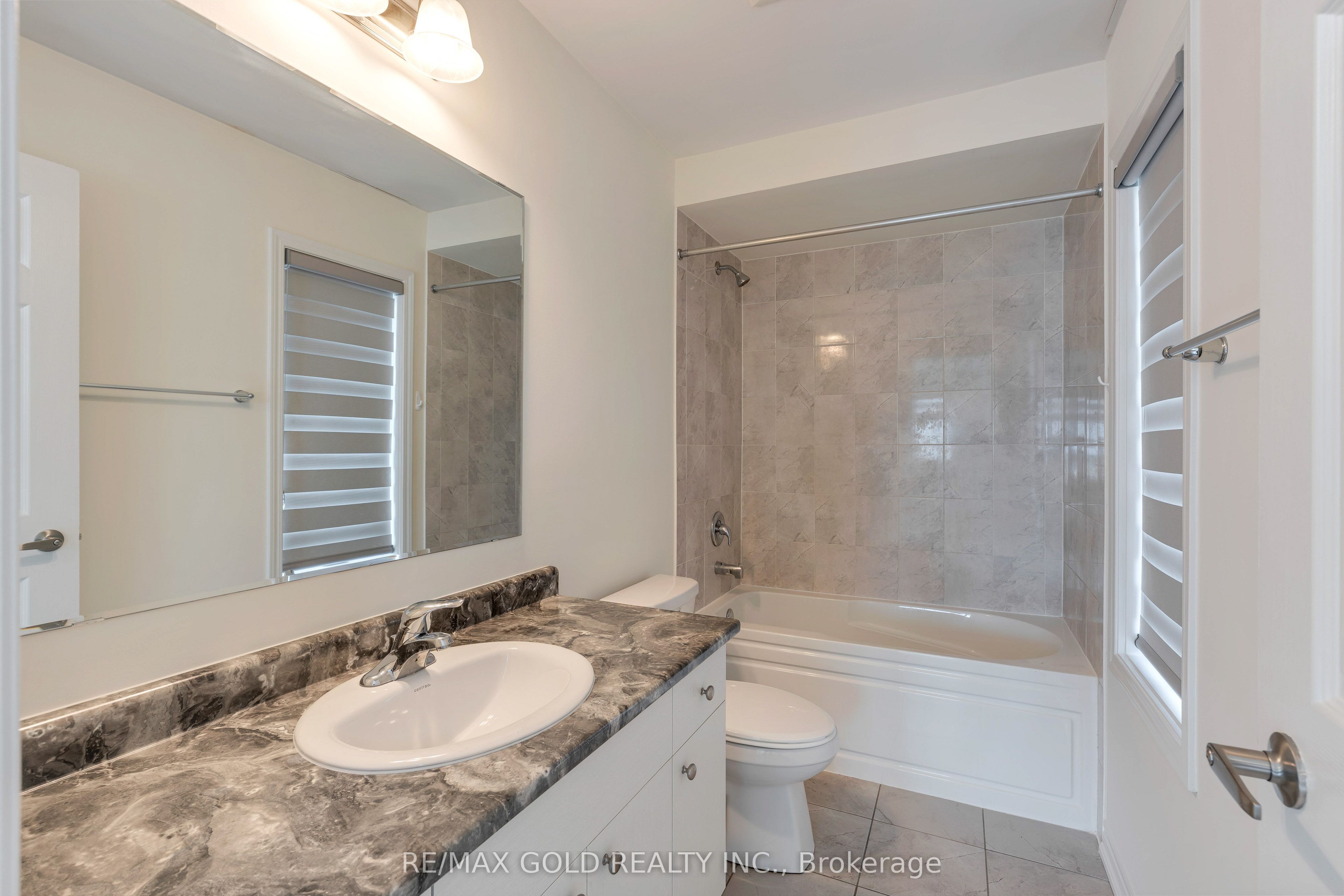 240 Lagerfeld Drive 16 Property Photo 33
