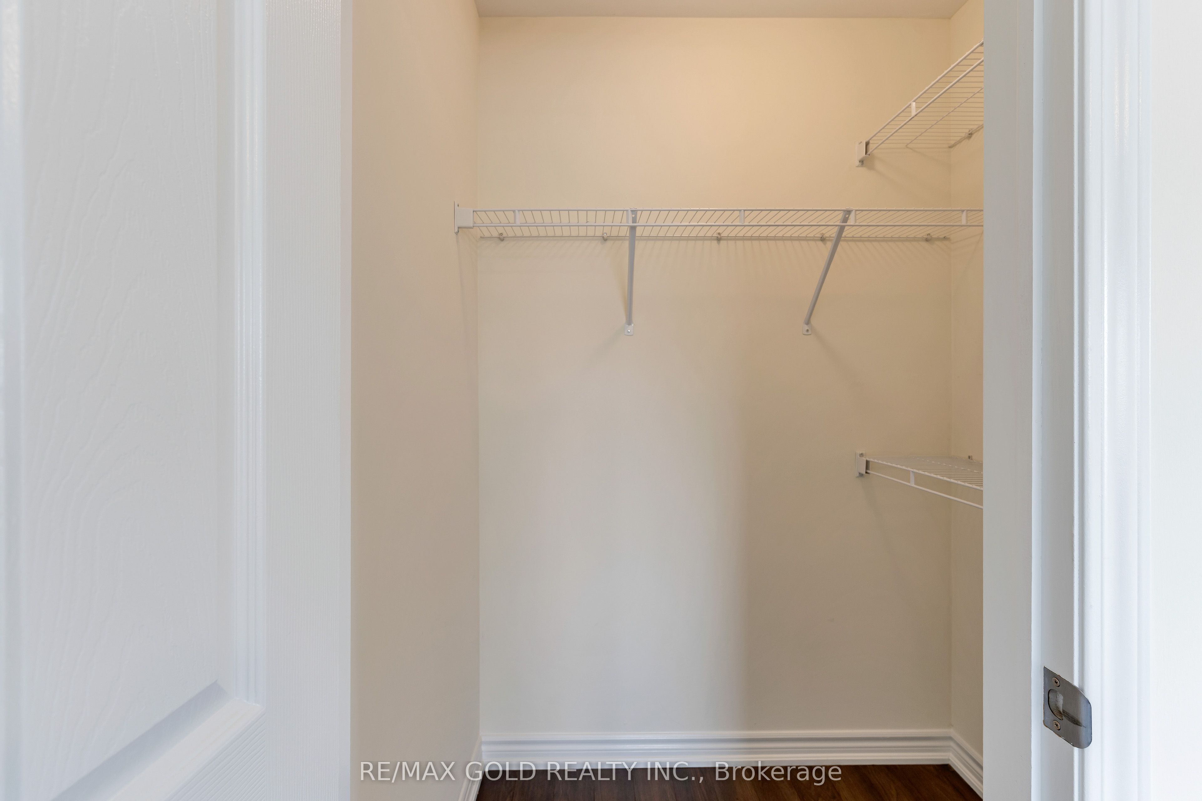 240 Lagerfeld Drive 16 Property Photo 34