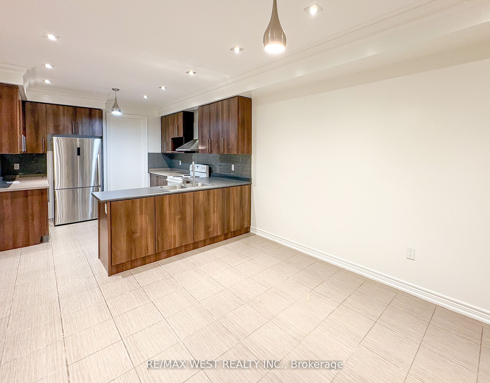 160 Bob Yuill Drive Property Photo 10
