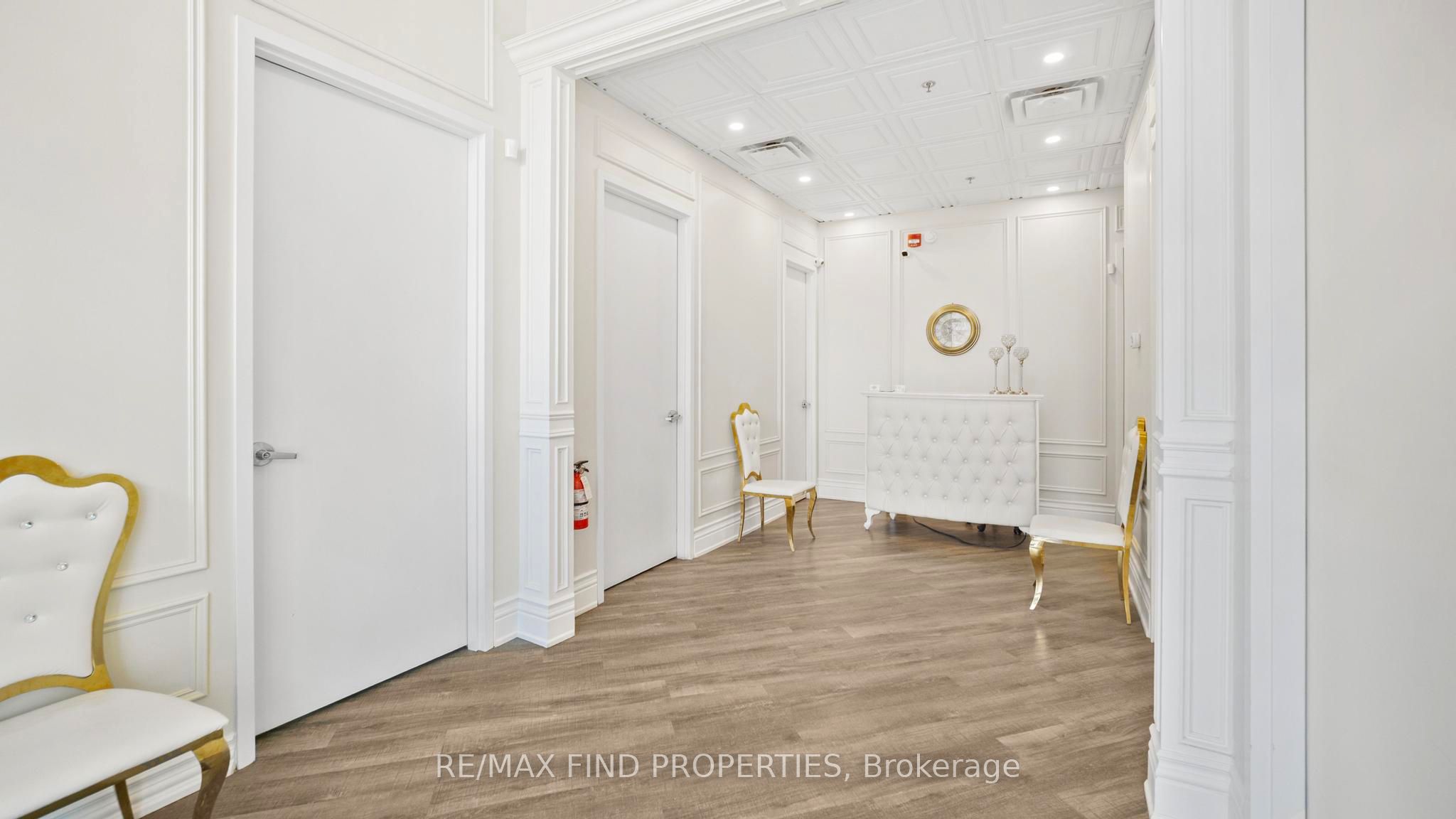216 Oak Park Boulevard 110 Property Photo 6