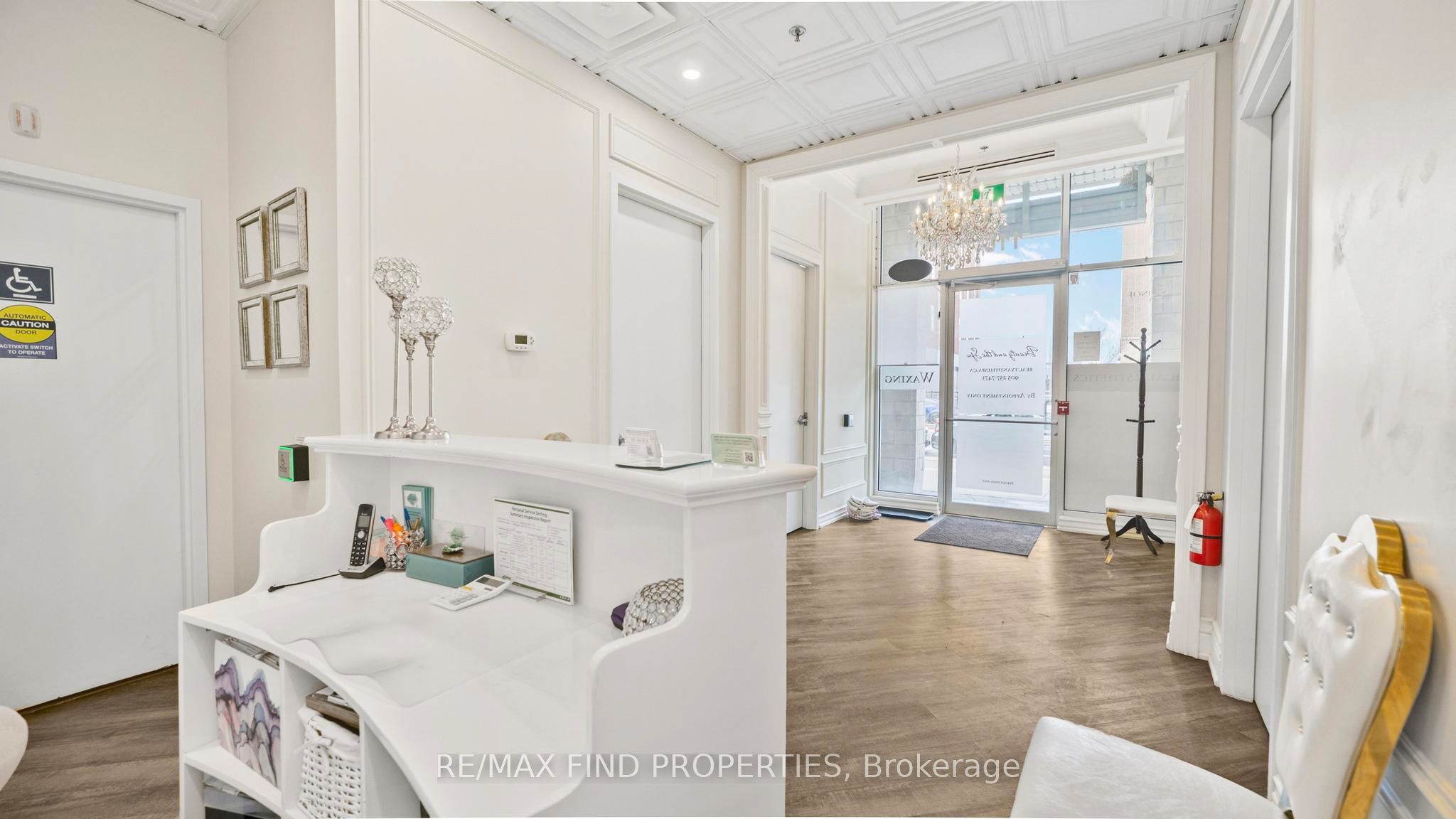216 Oak Park Boulevard 110 Property Photo 8