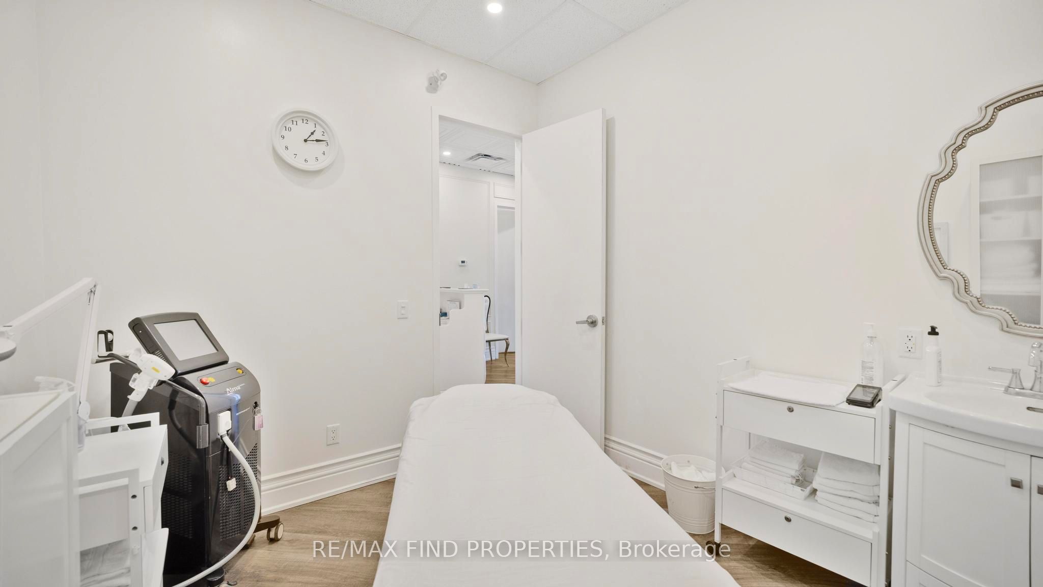 216 Oak Park Boulevard 110 Property Photo 12