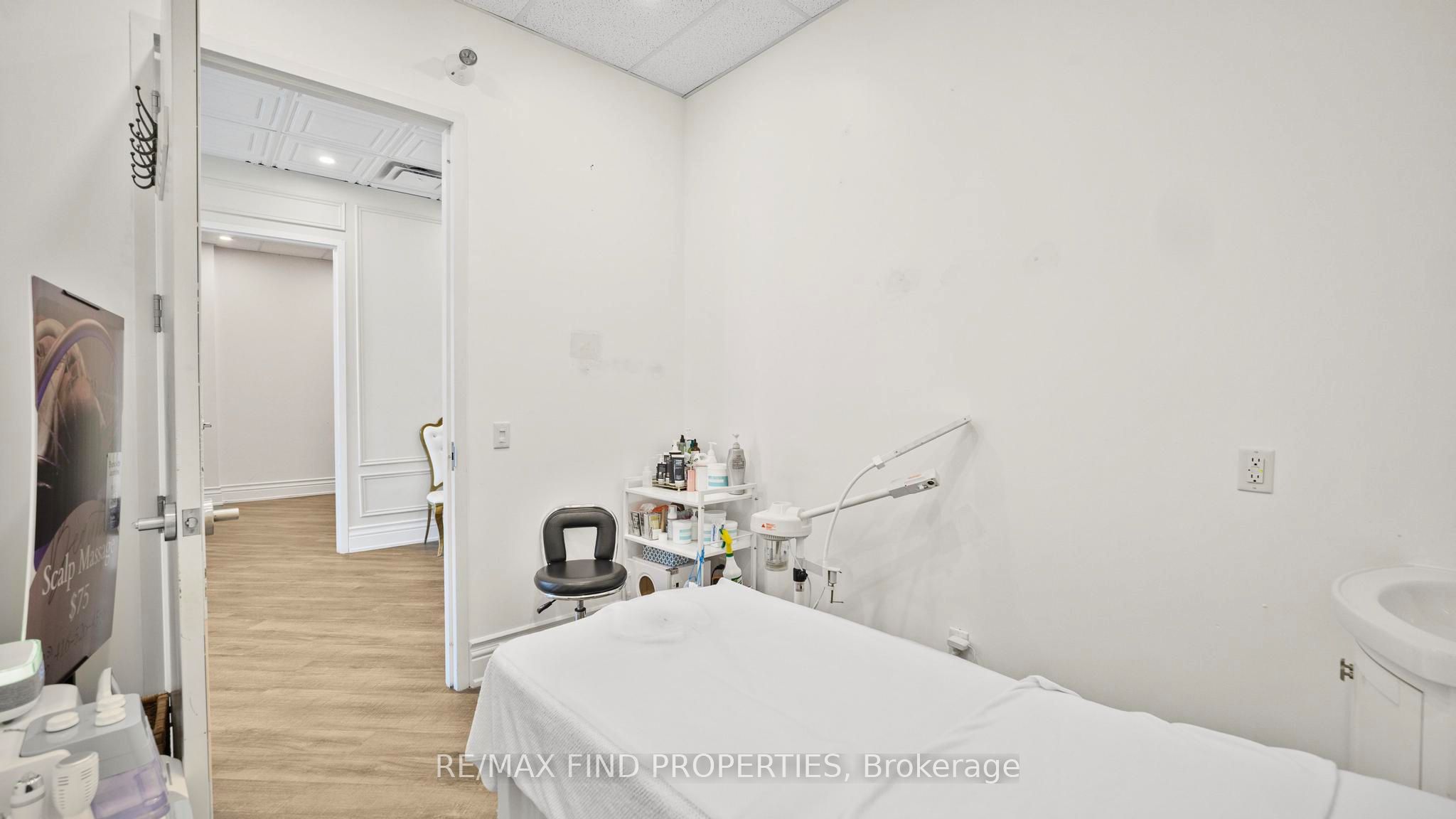 216 Oak Park Boulevard 110 Property Photo 16