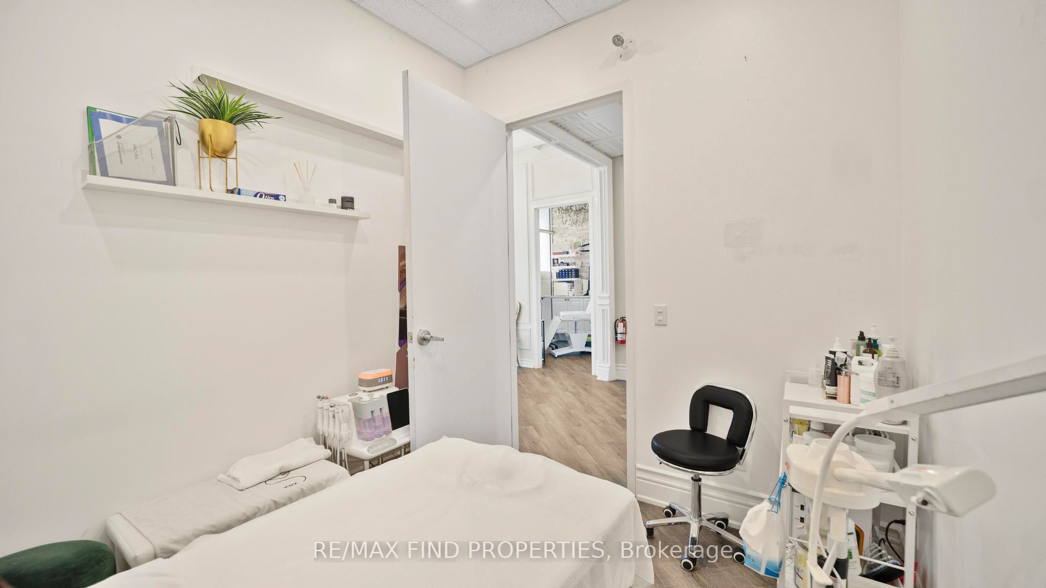 216 Oak Park Boulevard 110 Property Photo 19