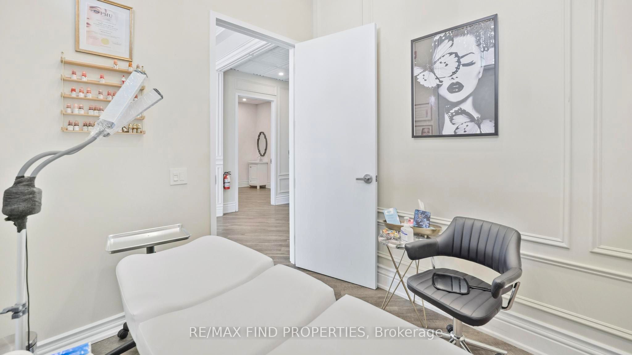 216 Oak Park Boulevard 110 Property Photo 26